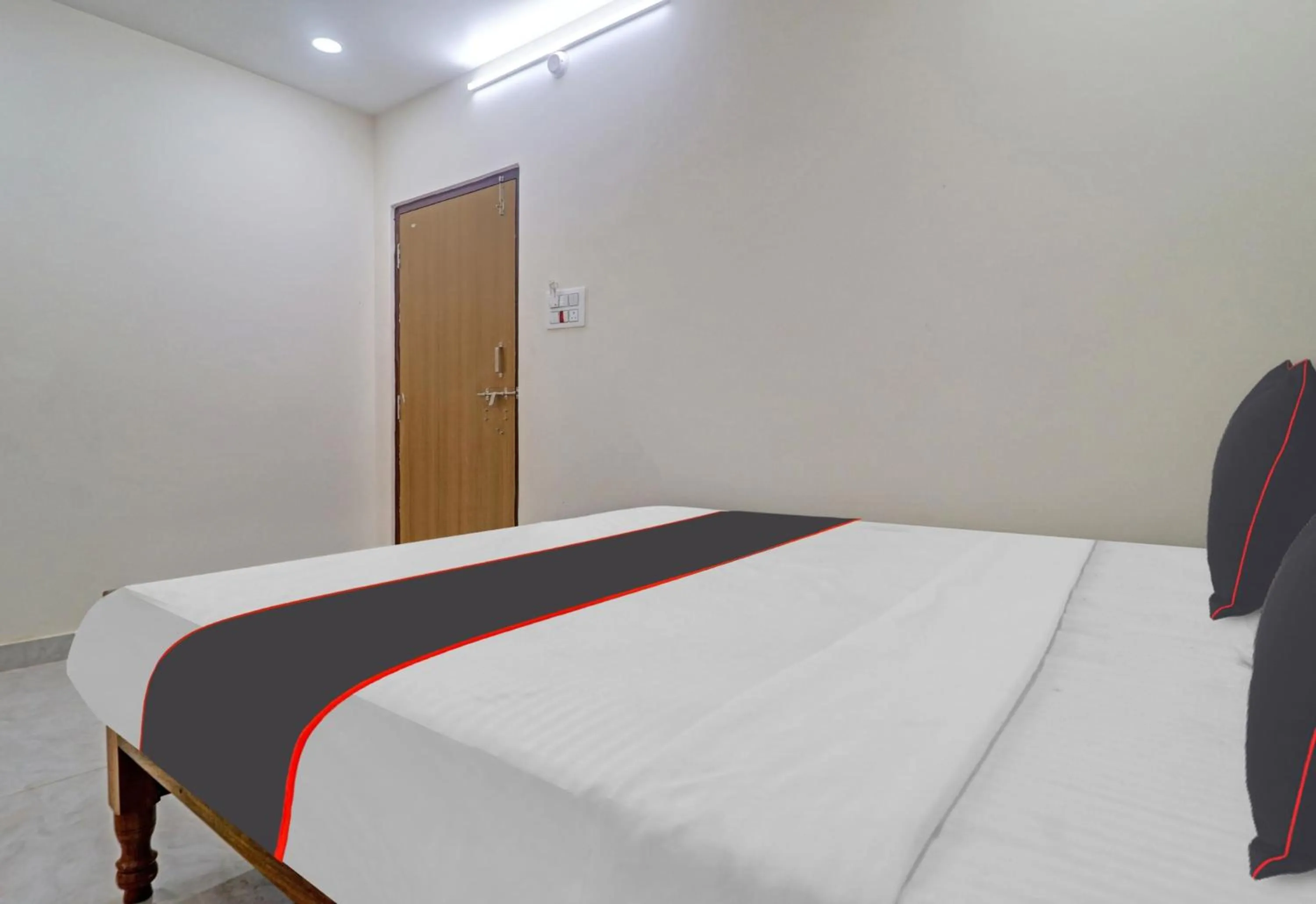 Bedroom, Bed in Collection O SV Grand Patancheru