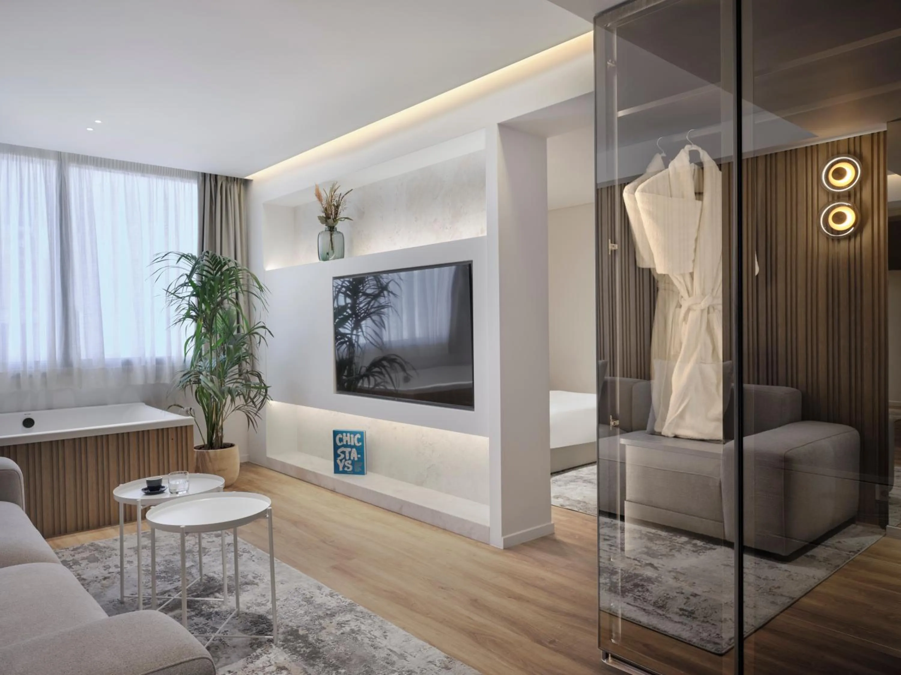 Hot Tub in Nur Aparthotel Athens