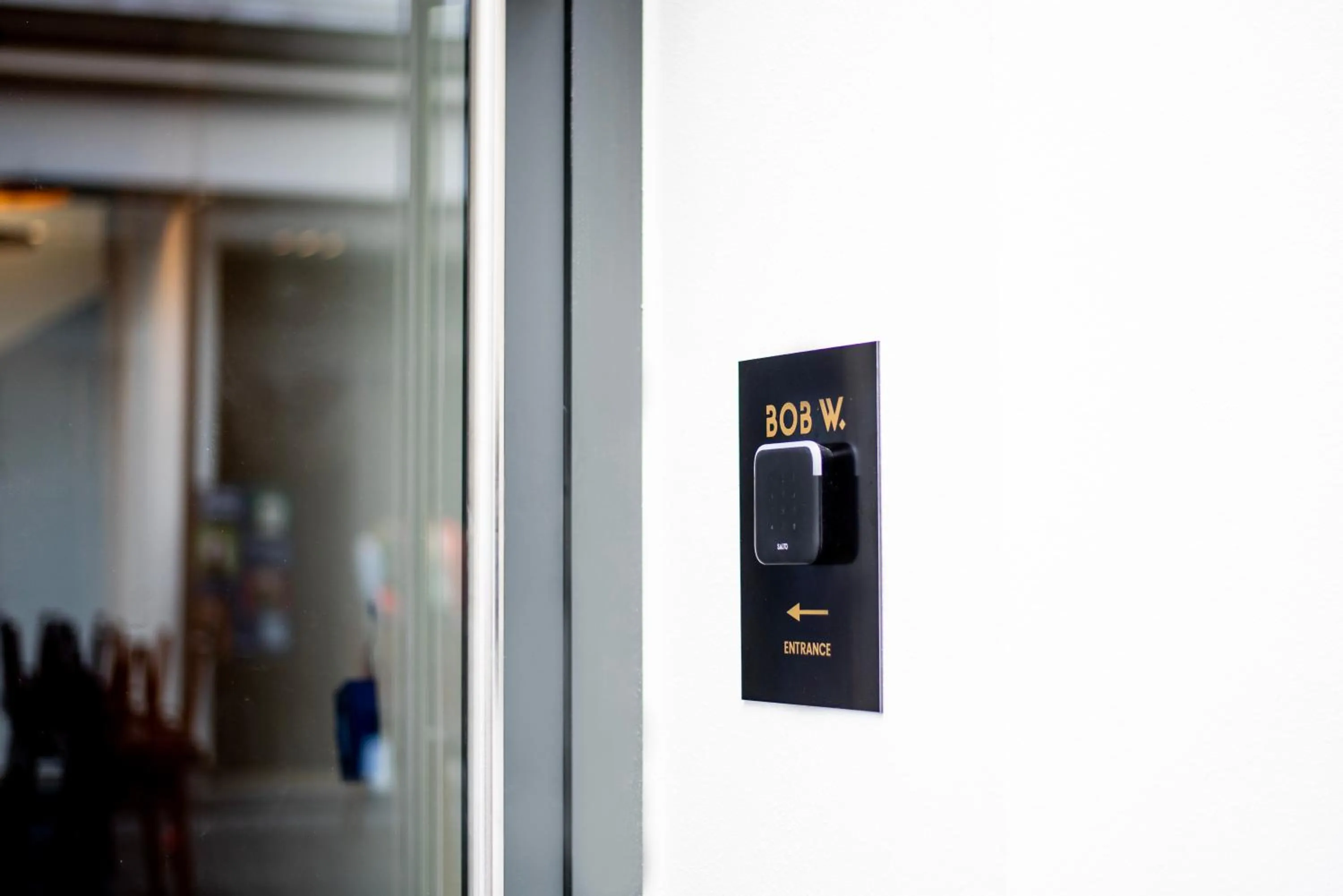 Facade/entrance in Bob W Beethoven