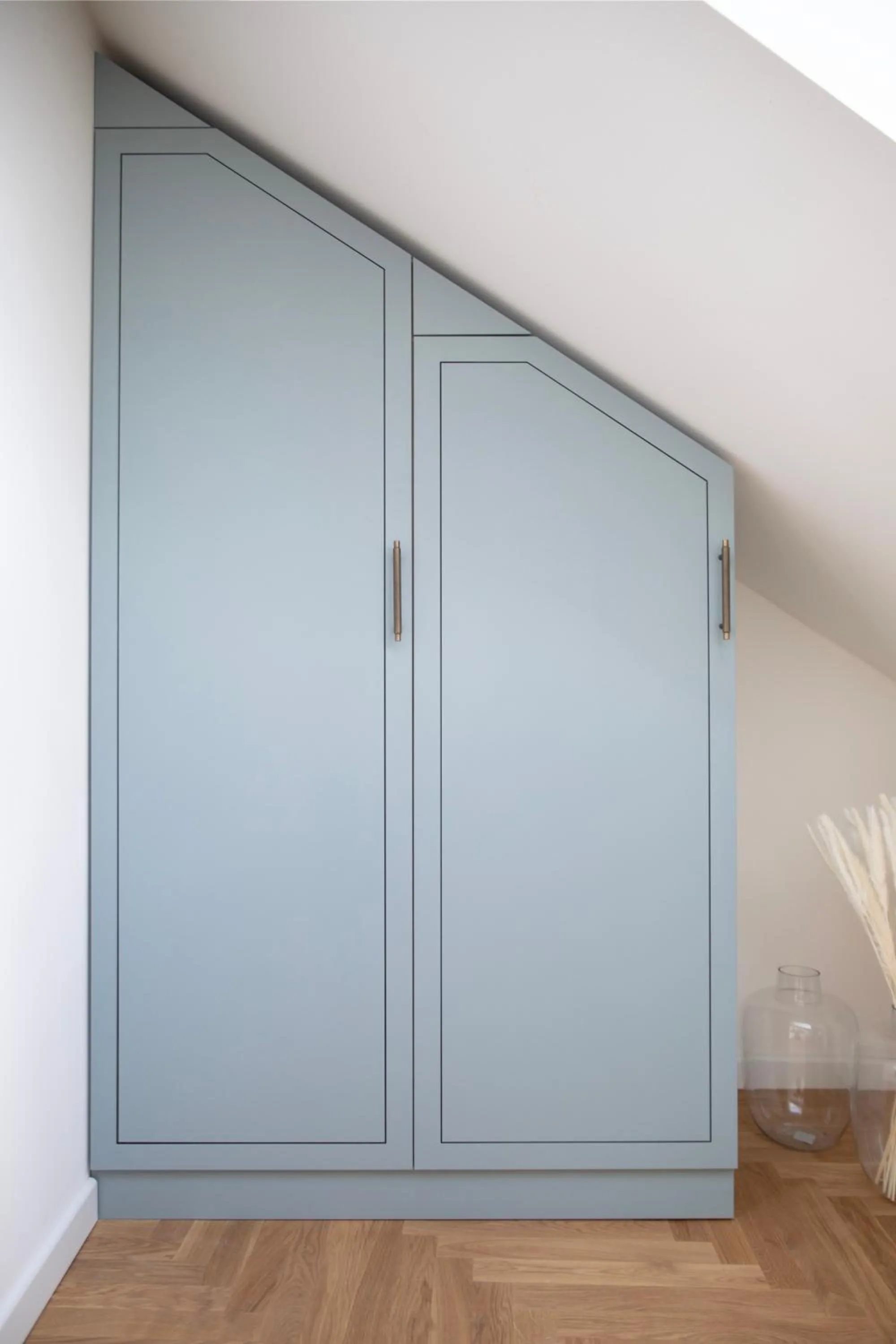 wardrobe in Bob W Beethoven