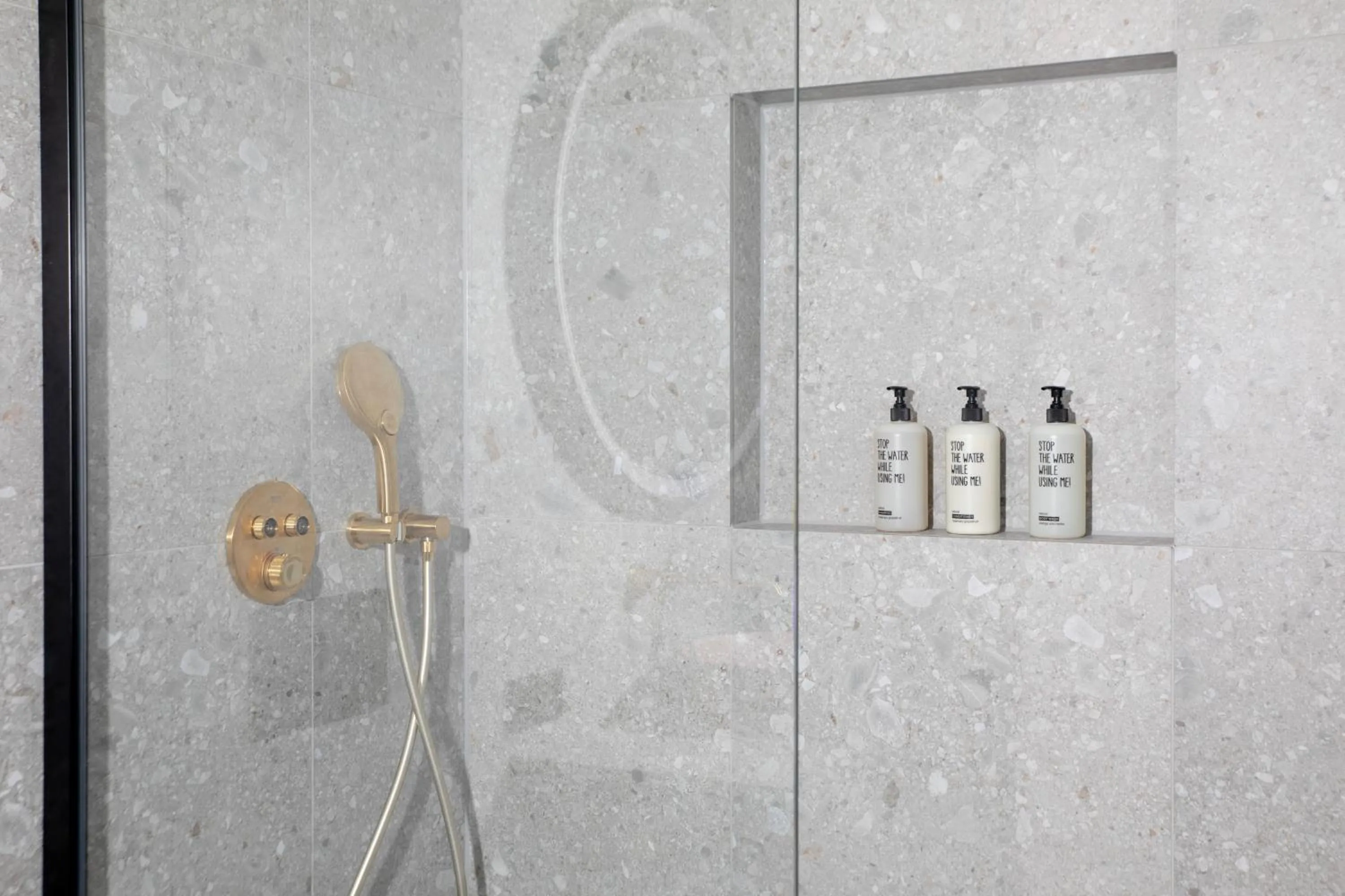 Bathroom in Bob W Beethoven