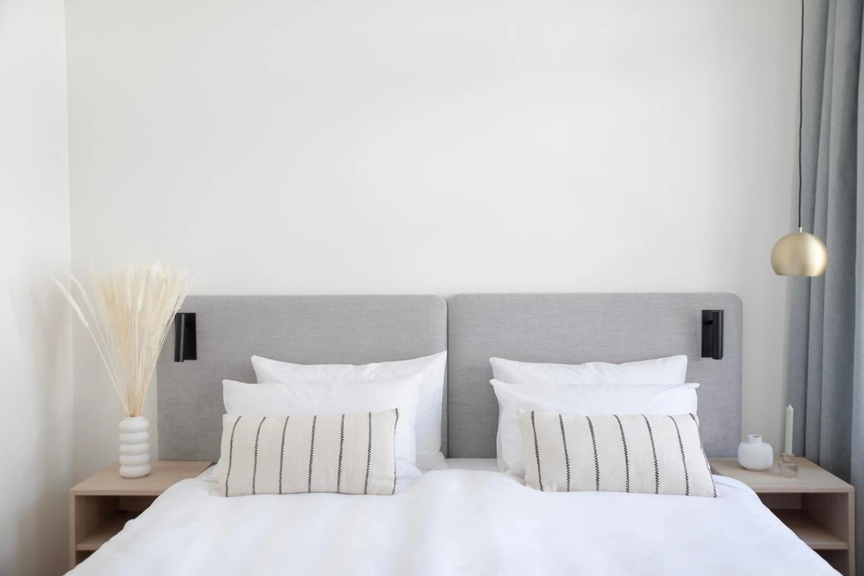 Bedroom, Bed in Bob W Beethoven