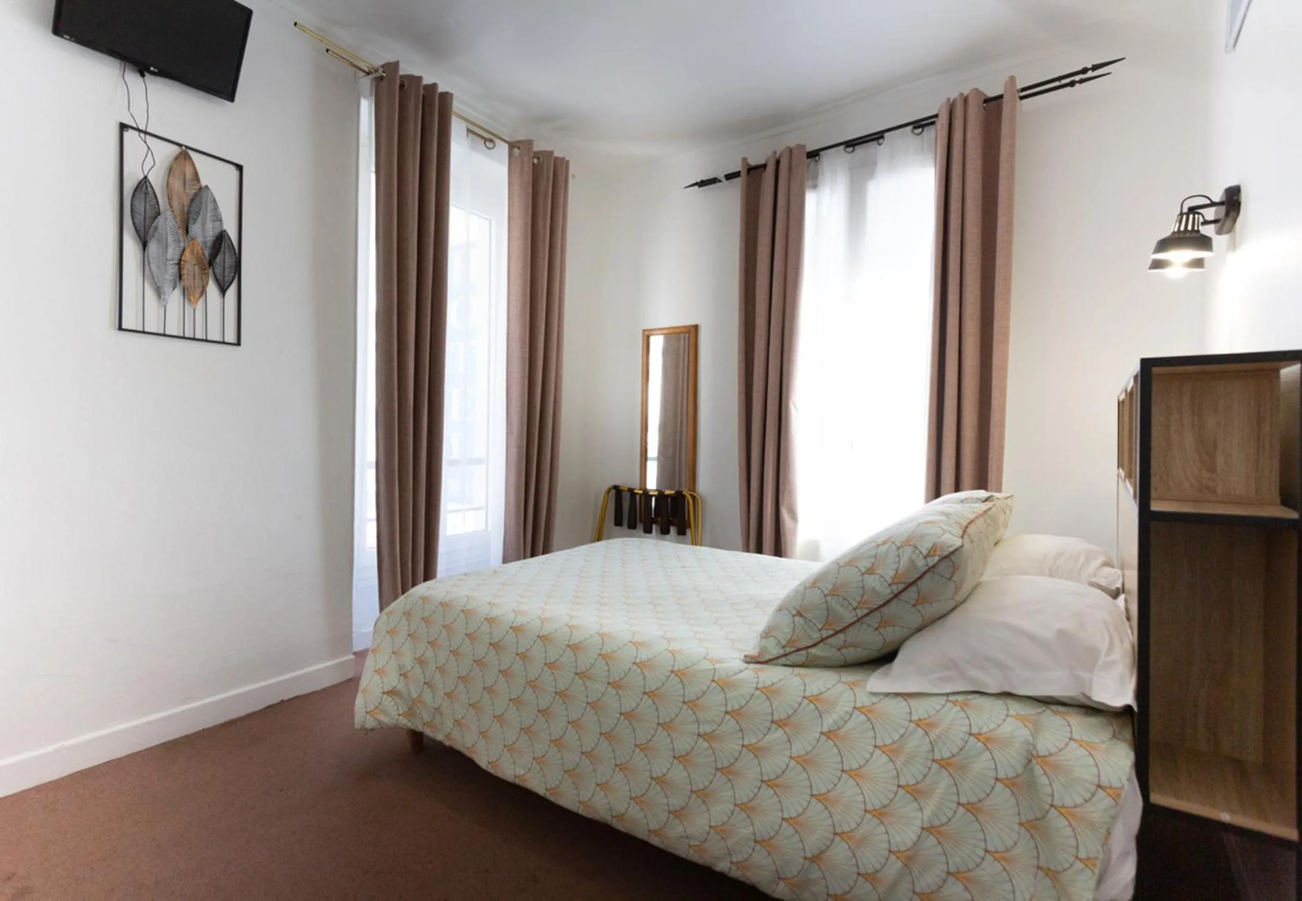 Photo of the whole room in Ideal Hotel