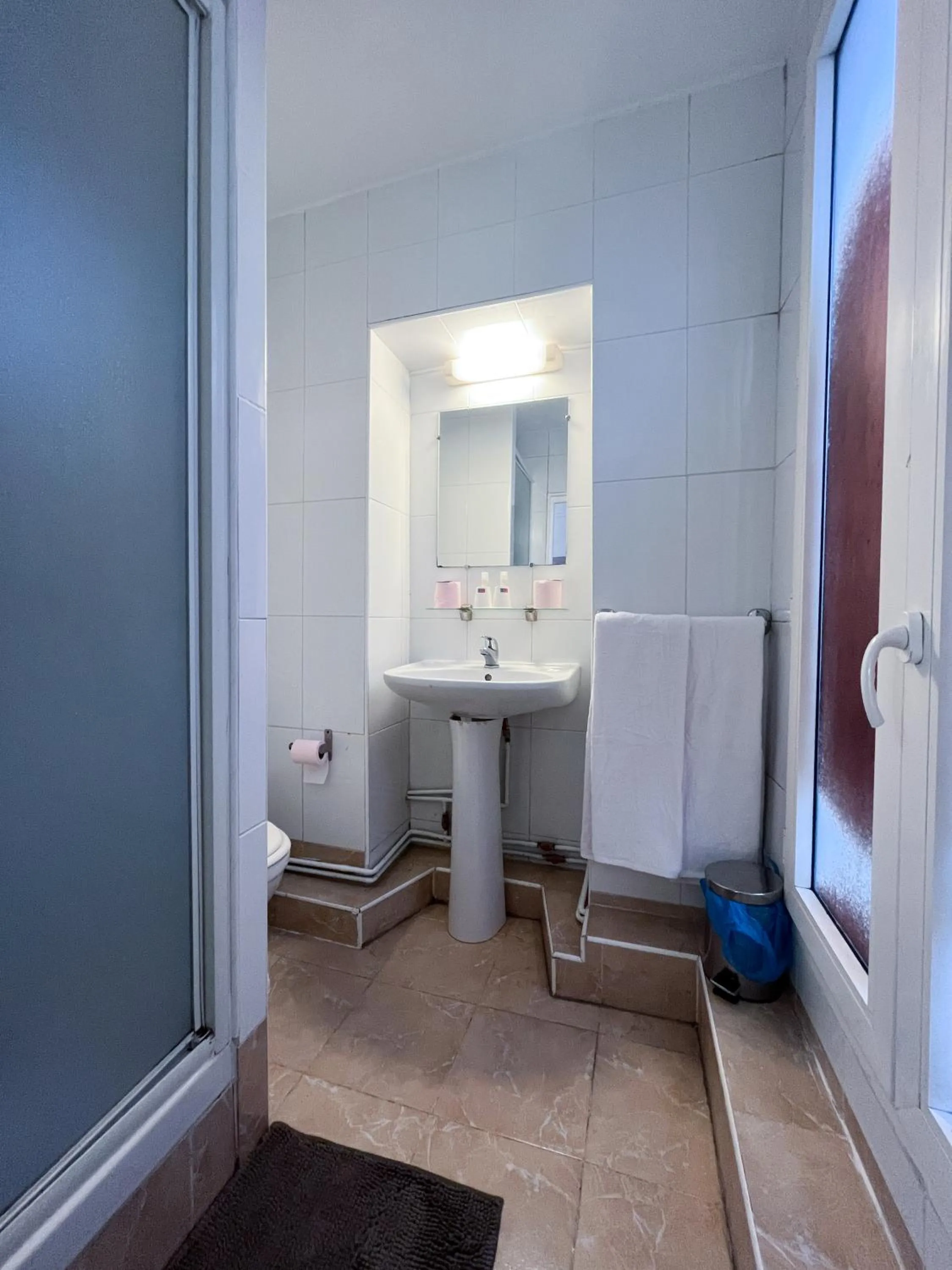 Bathroom in Ideal Hotel