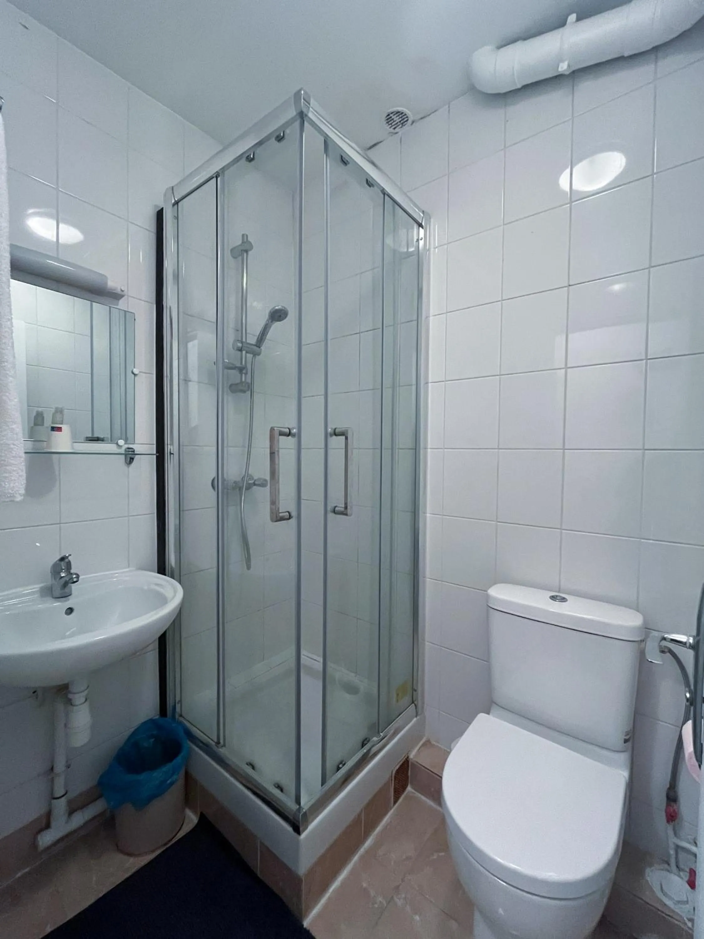 Bathroom in Ideal Hotel