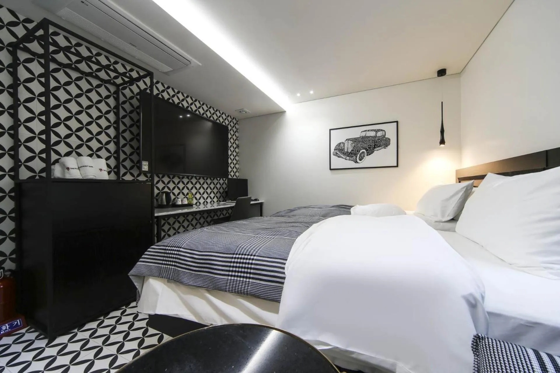 TV and multimedia, Bed in The Post Hotel