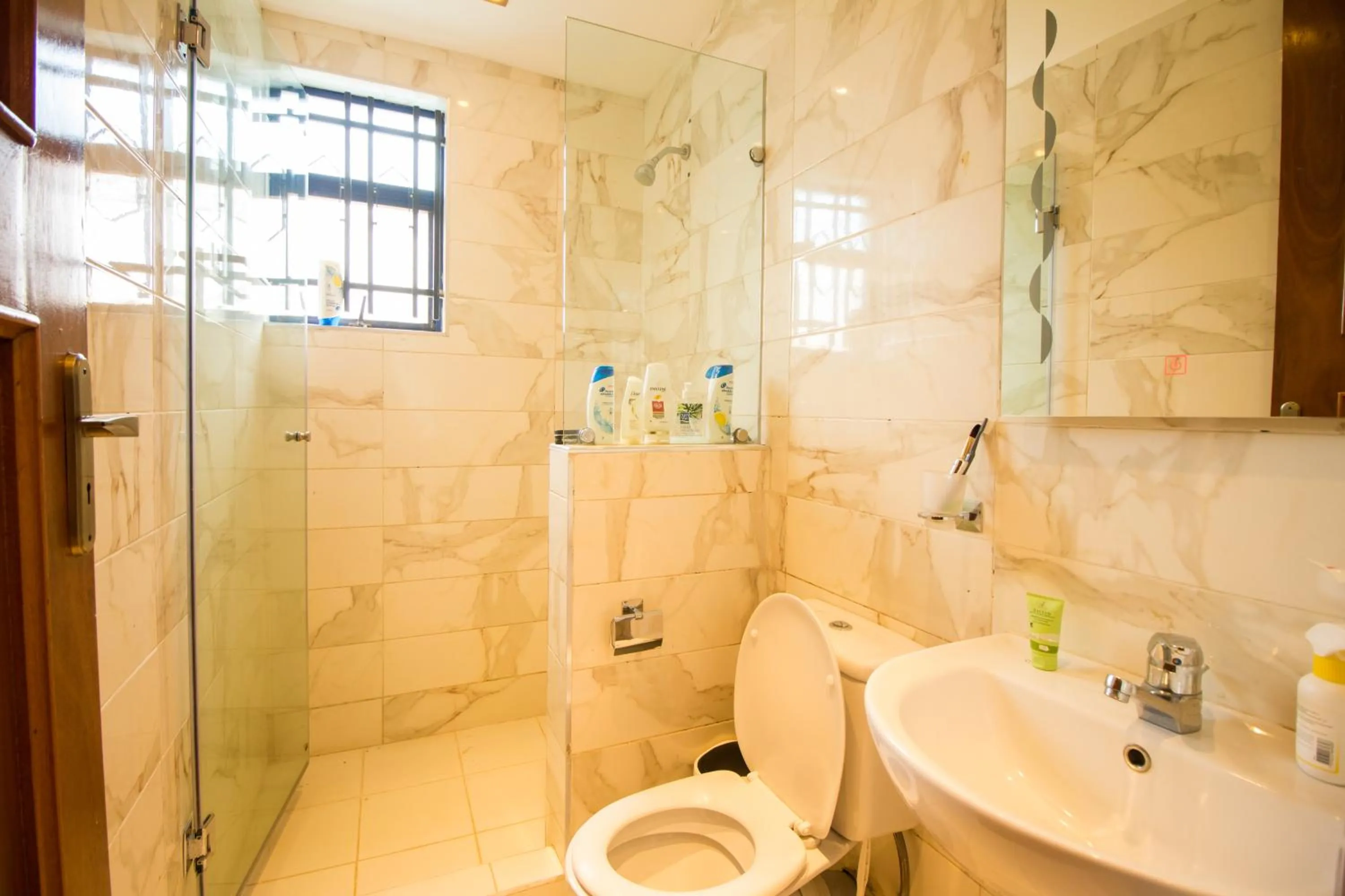 Shower in Warwick Centre