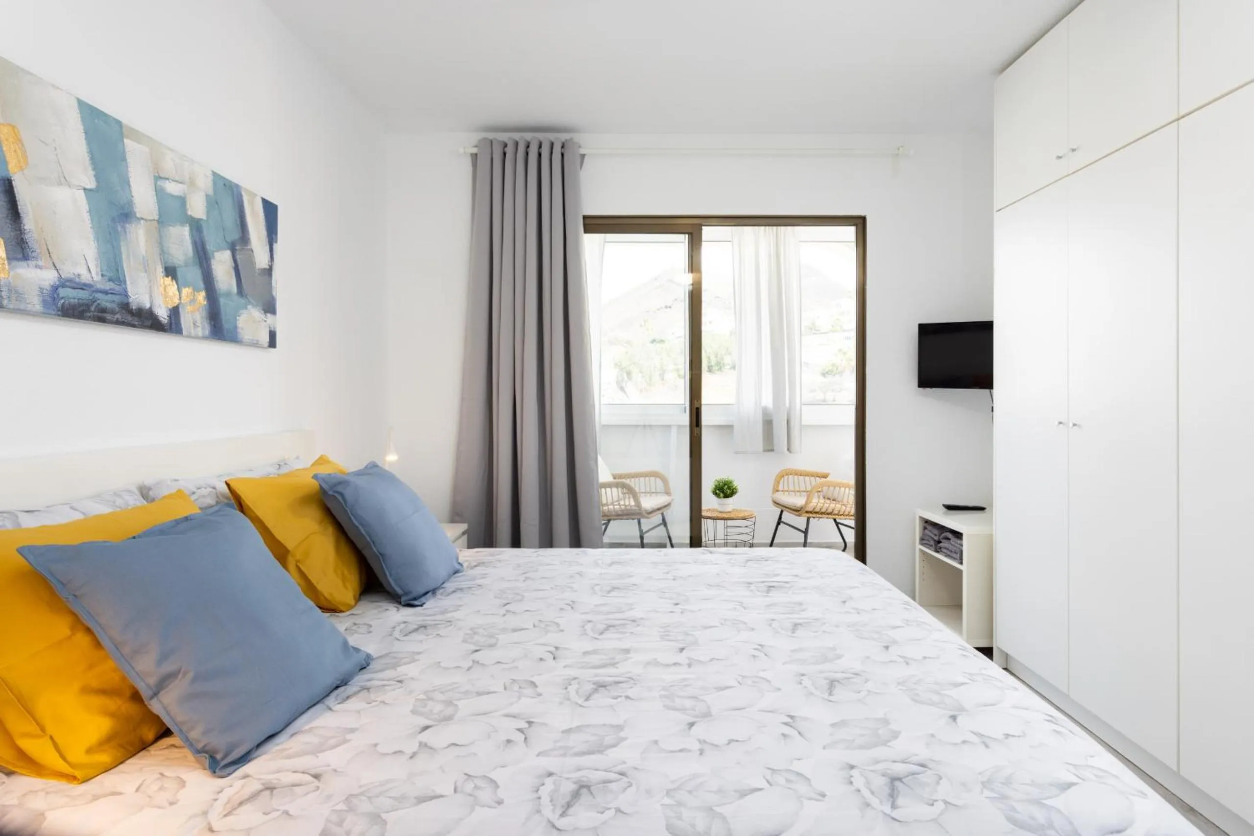 Bed in Castle Harbour