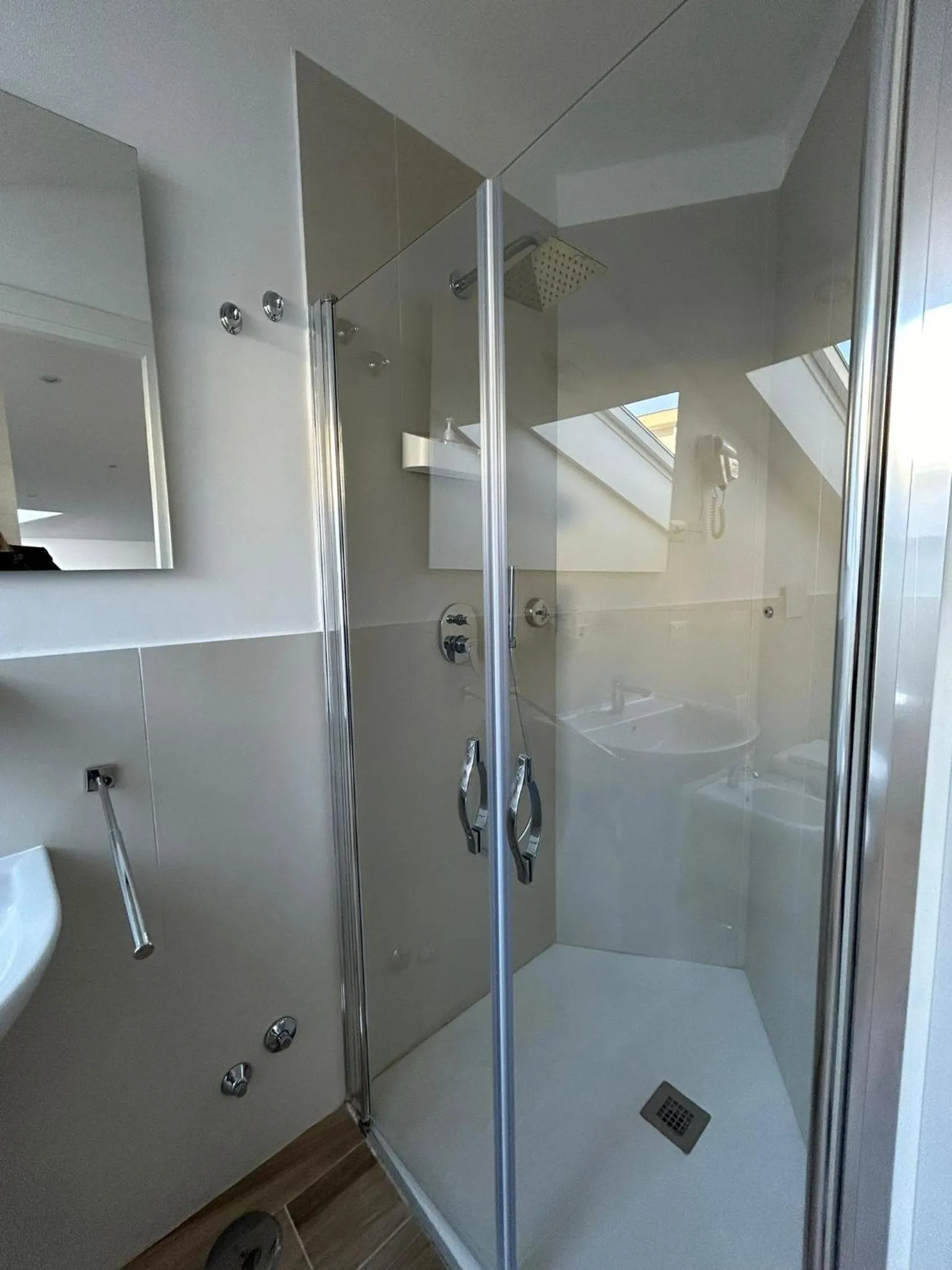 Shower in GIULY SUITES & ROOMS