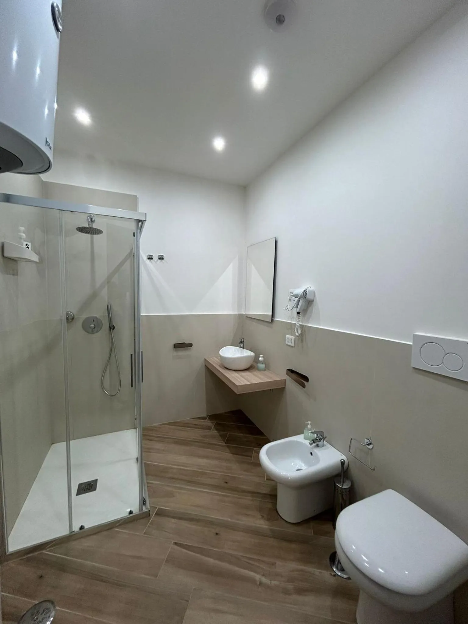 Shower in GIULY SUITES & ROOMS