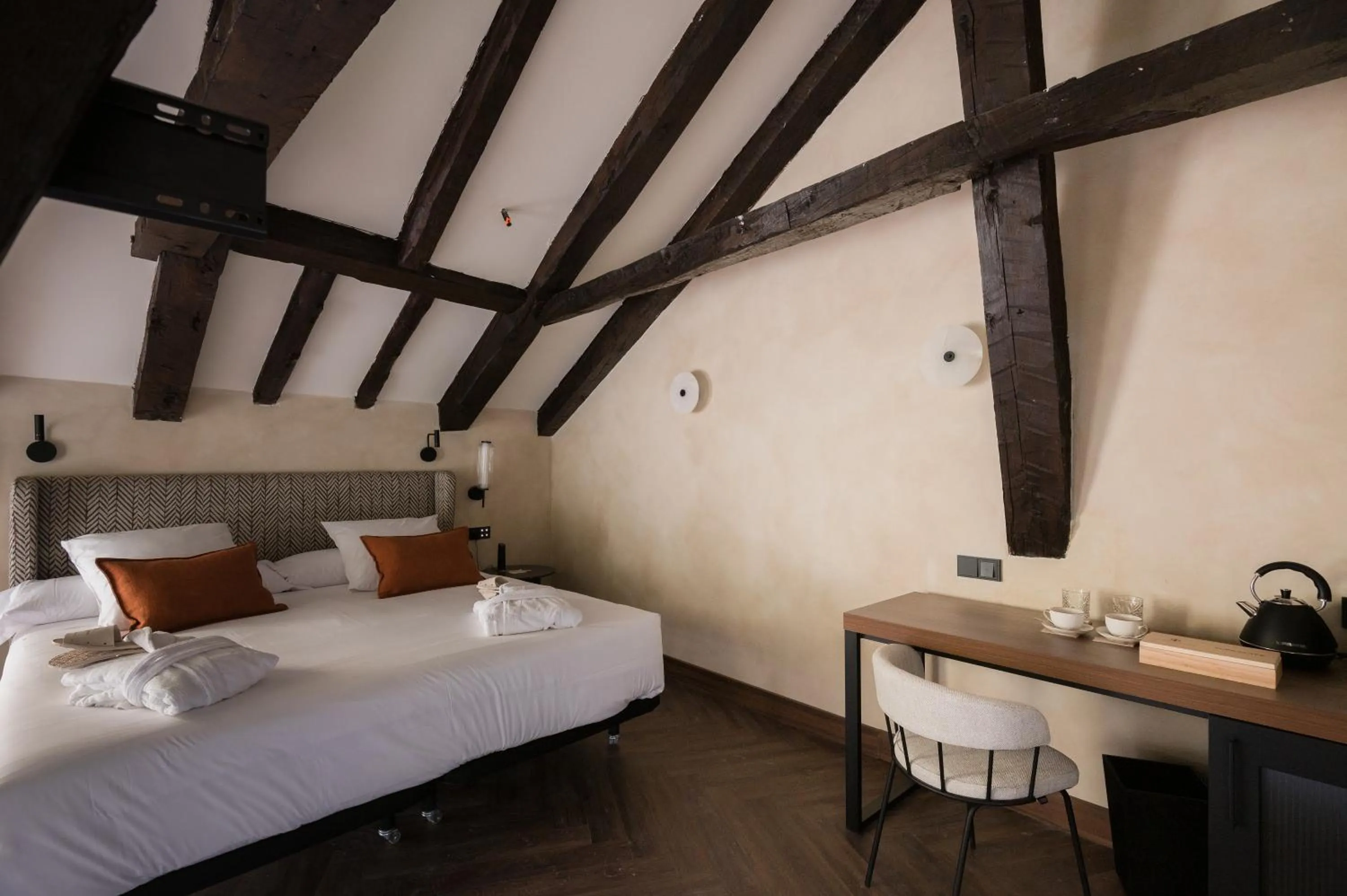 Coffee/tea facilities, Bed in Castilla Termal Brihuega