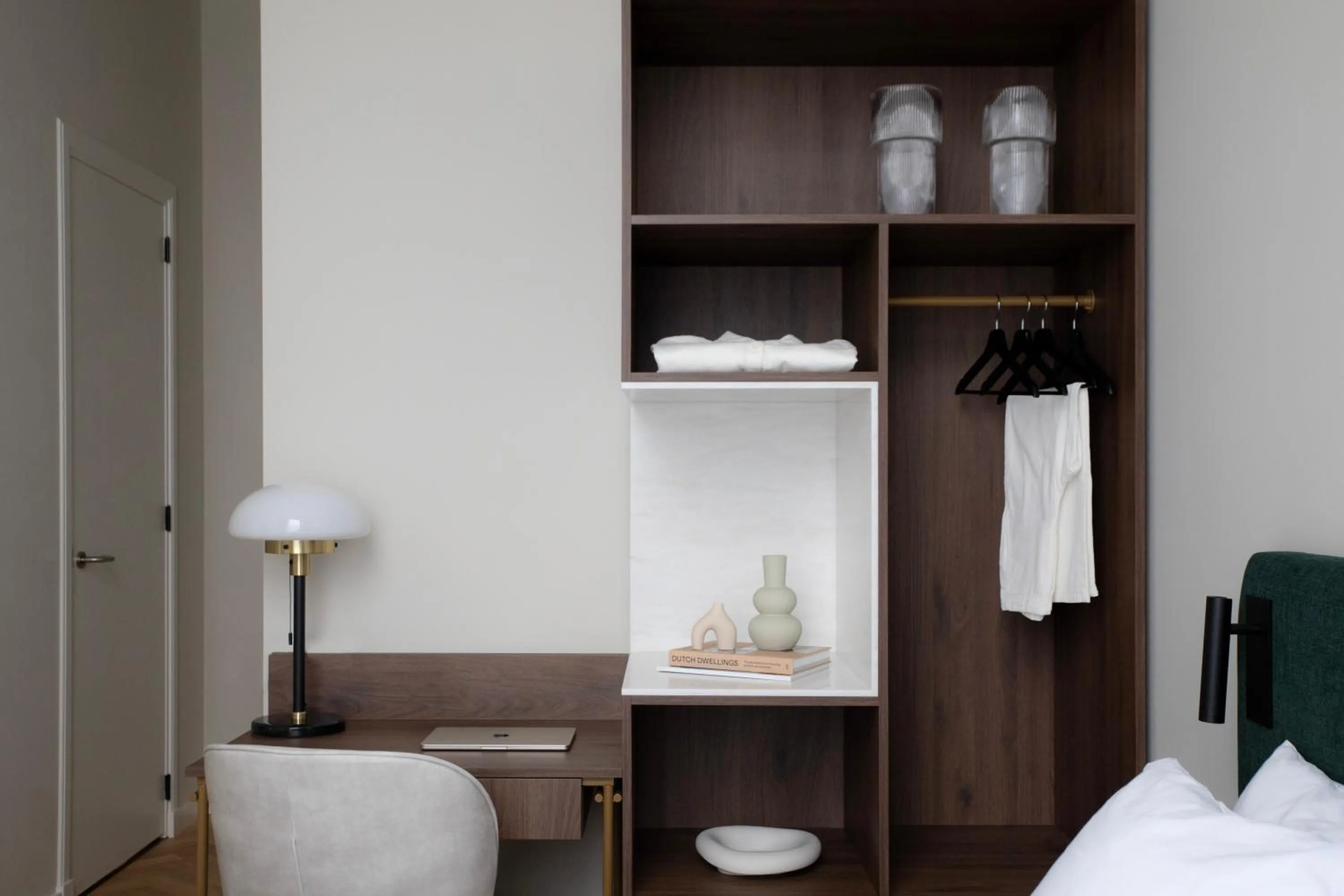 Bed in Bob W Oosterpark