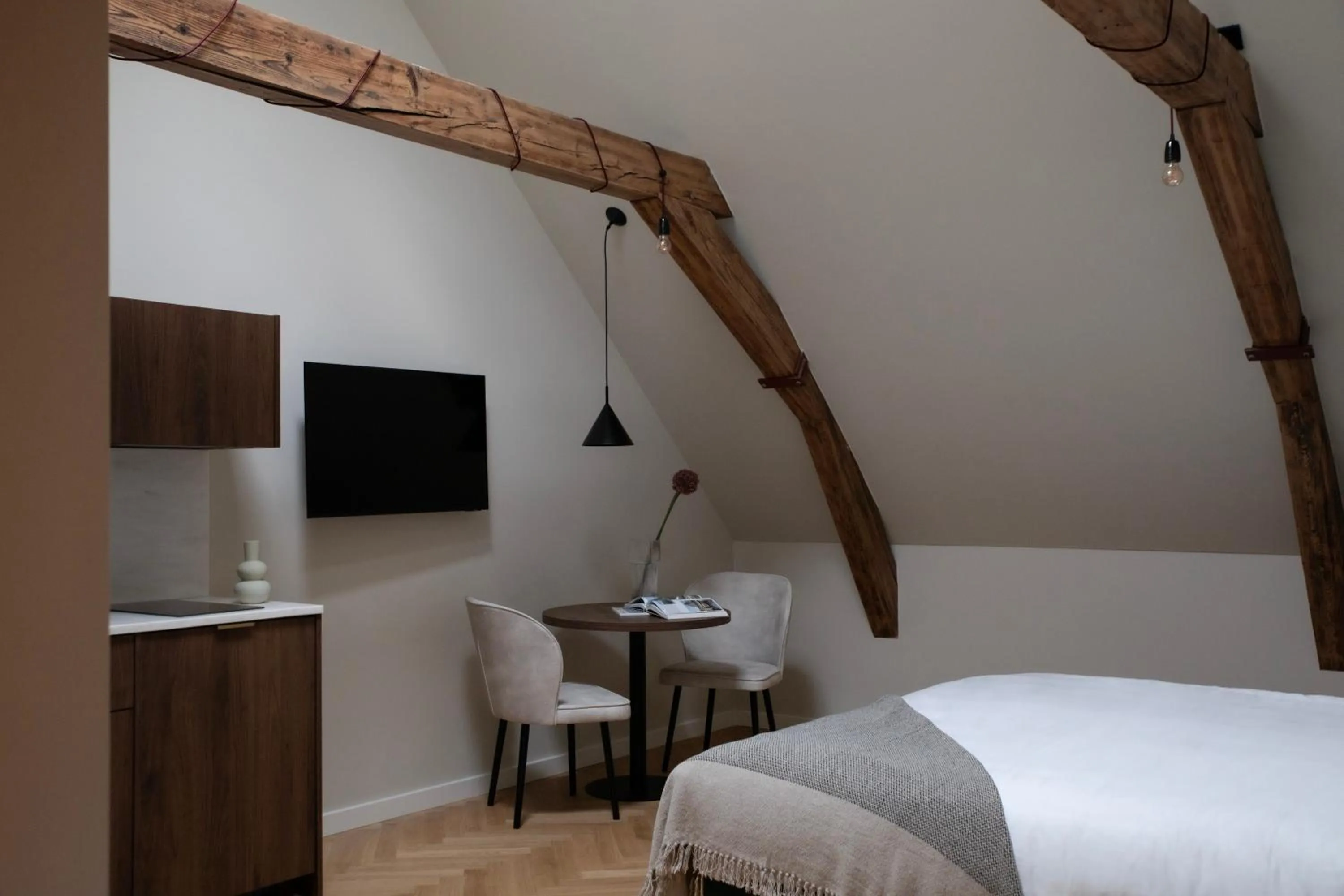 Communal lounge/ TV room, Bed in Bob W Oosterpark