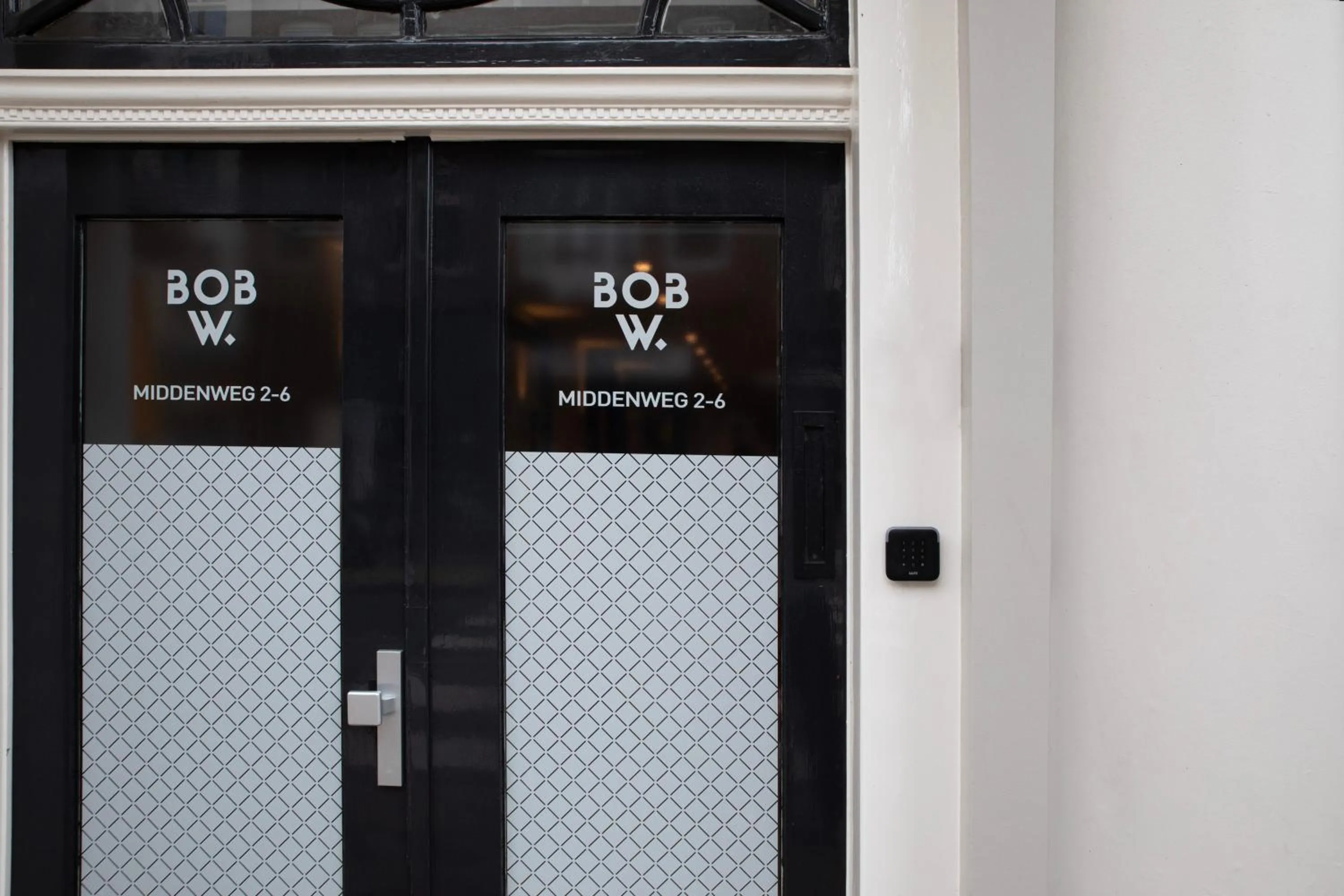 Facade/entrance in Bob W Oosterpark