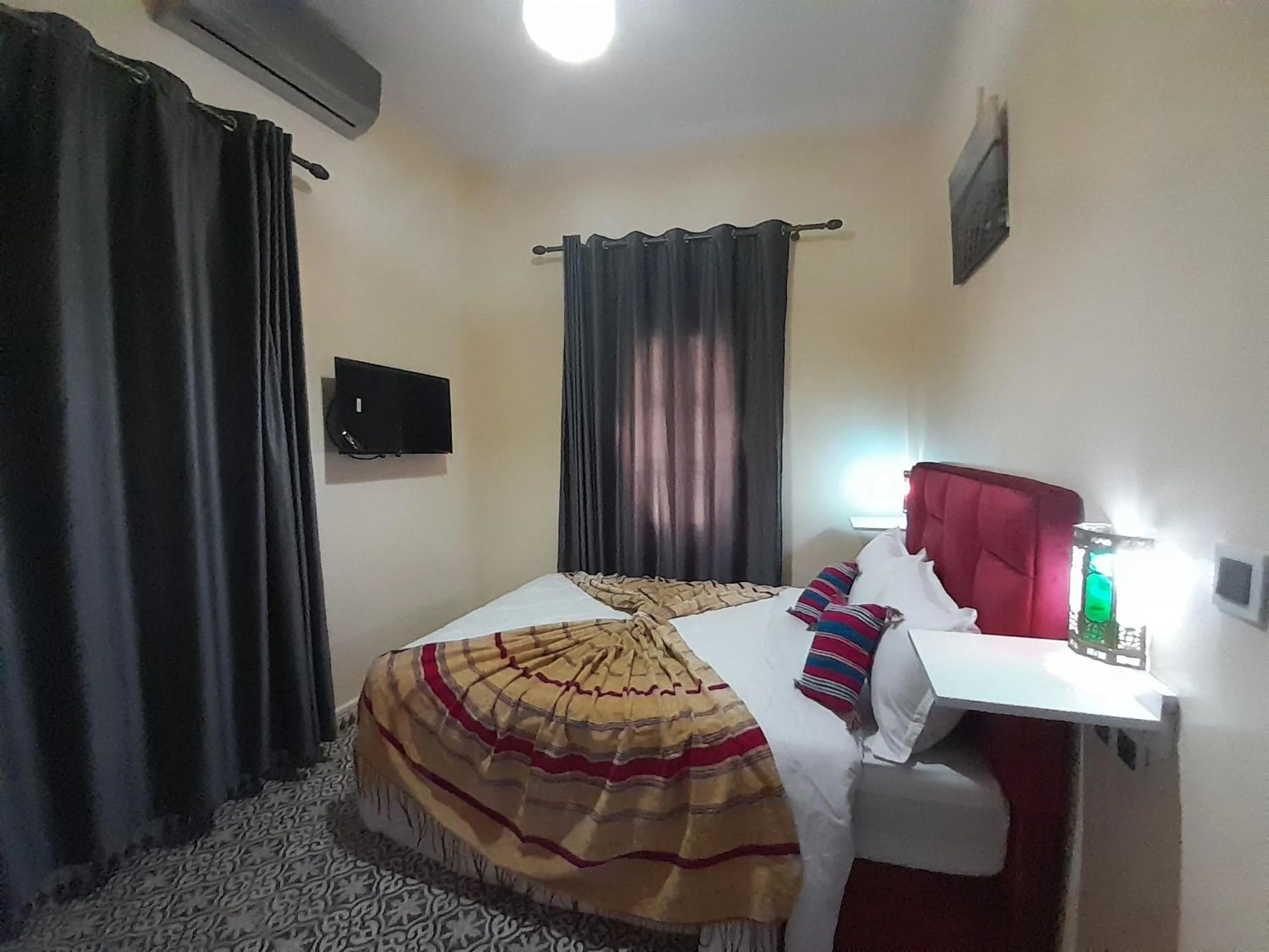 Bed in Hotel Mentaga