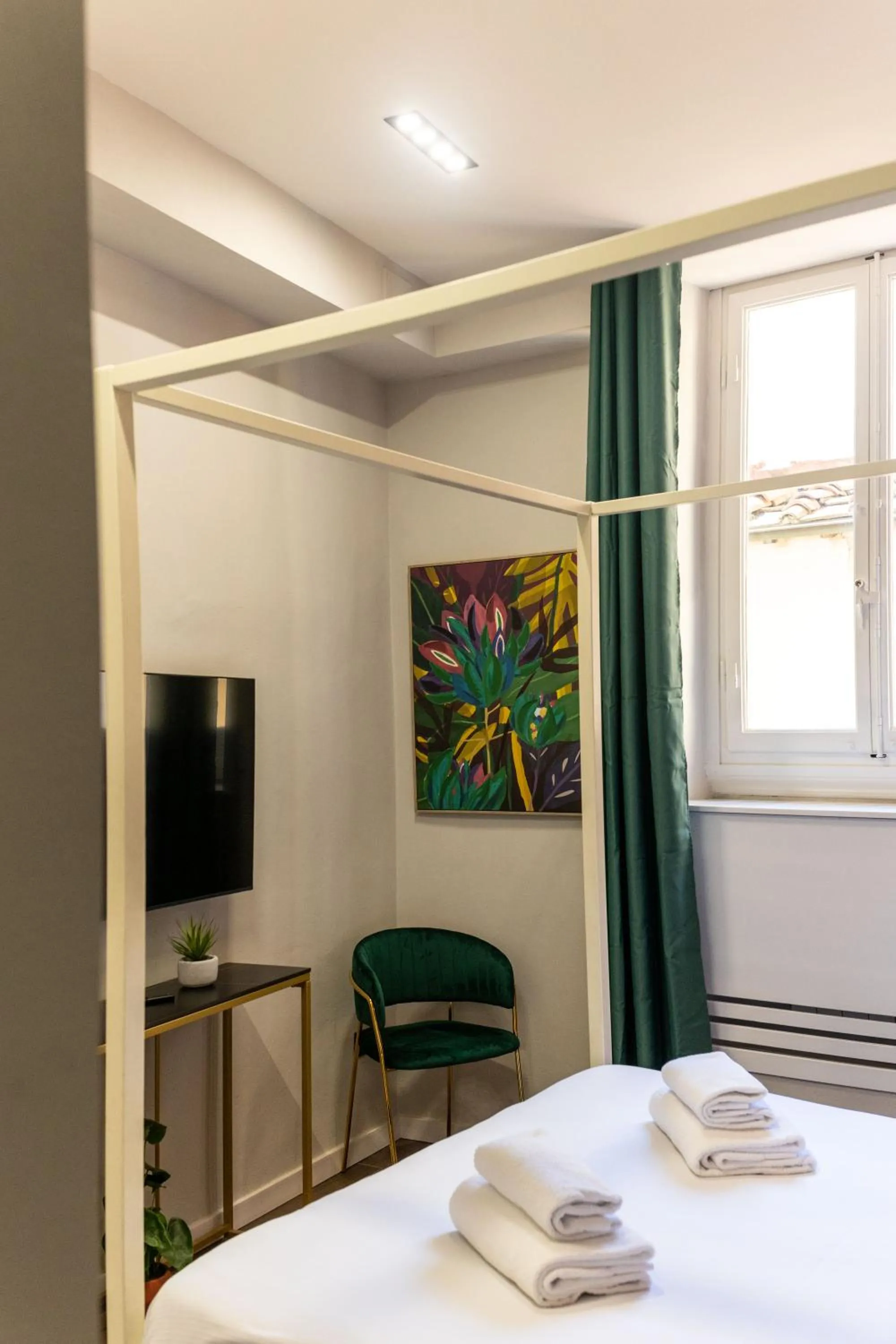 Bedroom, Bed in Romantic Room Duomo