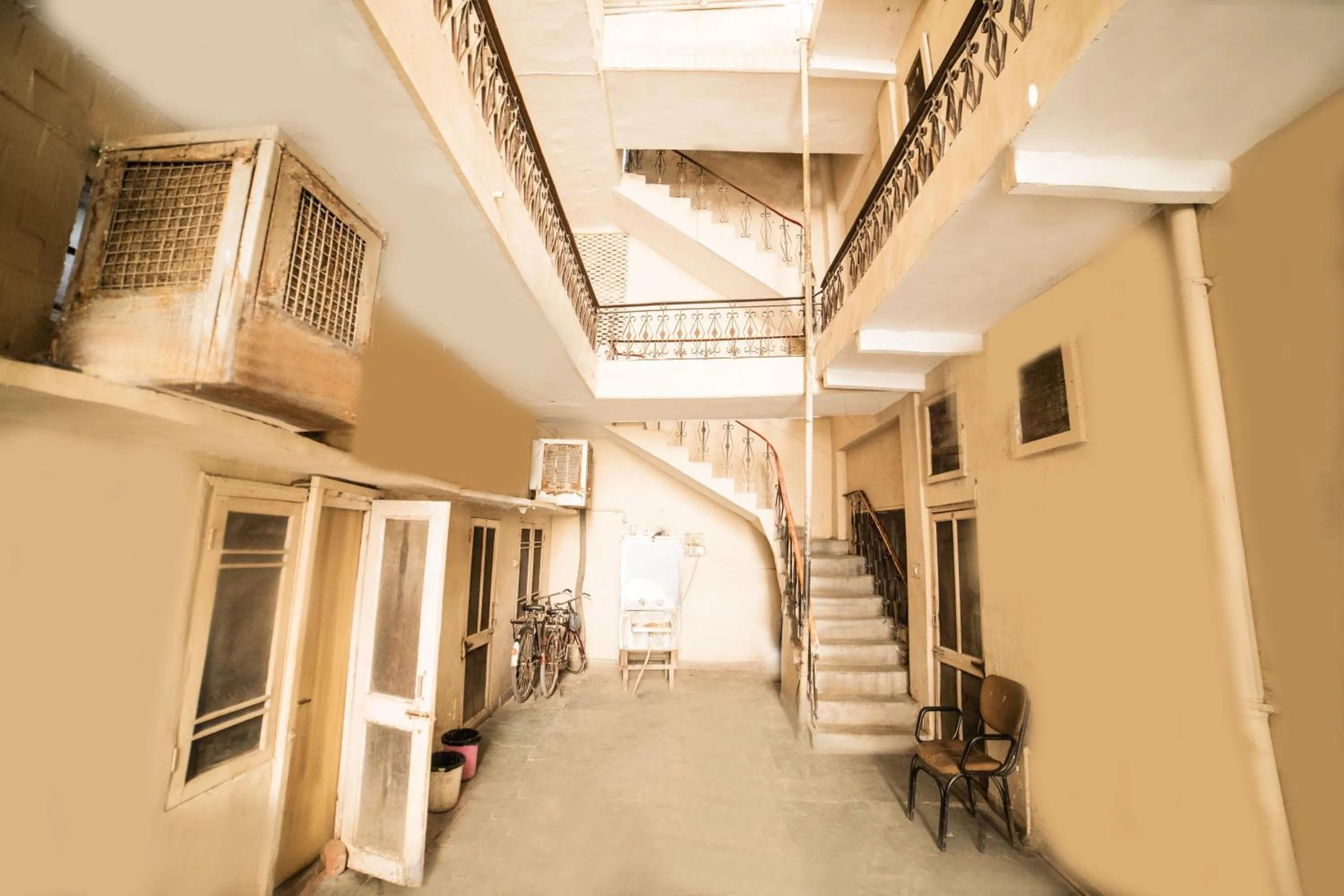 Parking in Hotel Raj Guest House