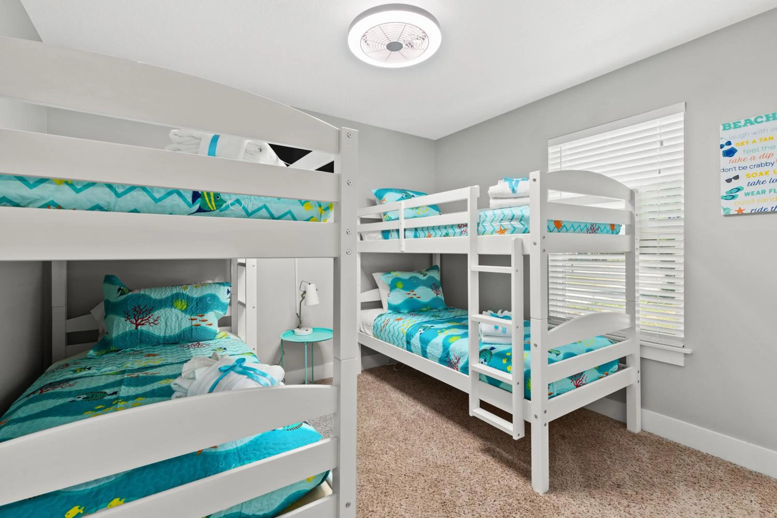 Other, Bed in 3BD, 2BA Home! Family Friendly! Close to Beach! HOT TUB!