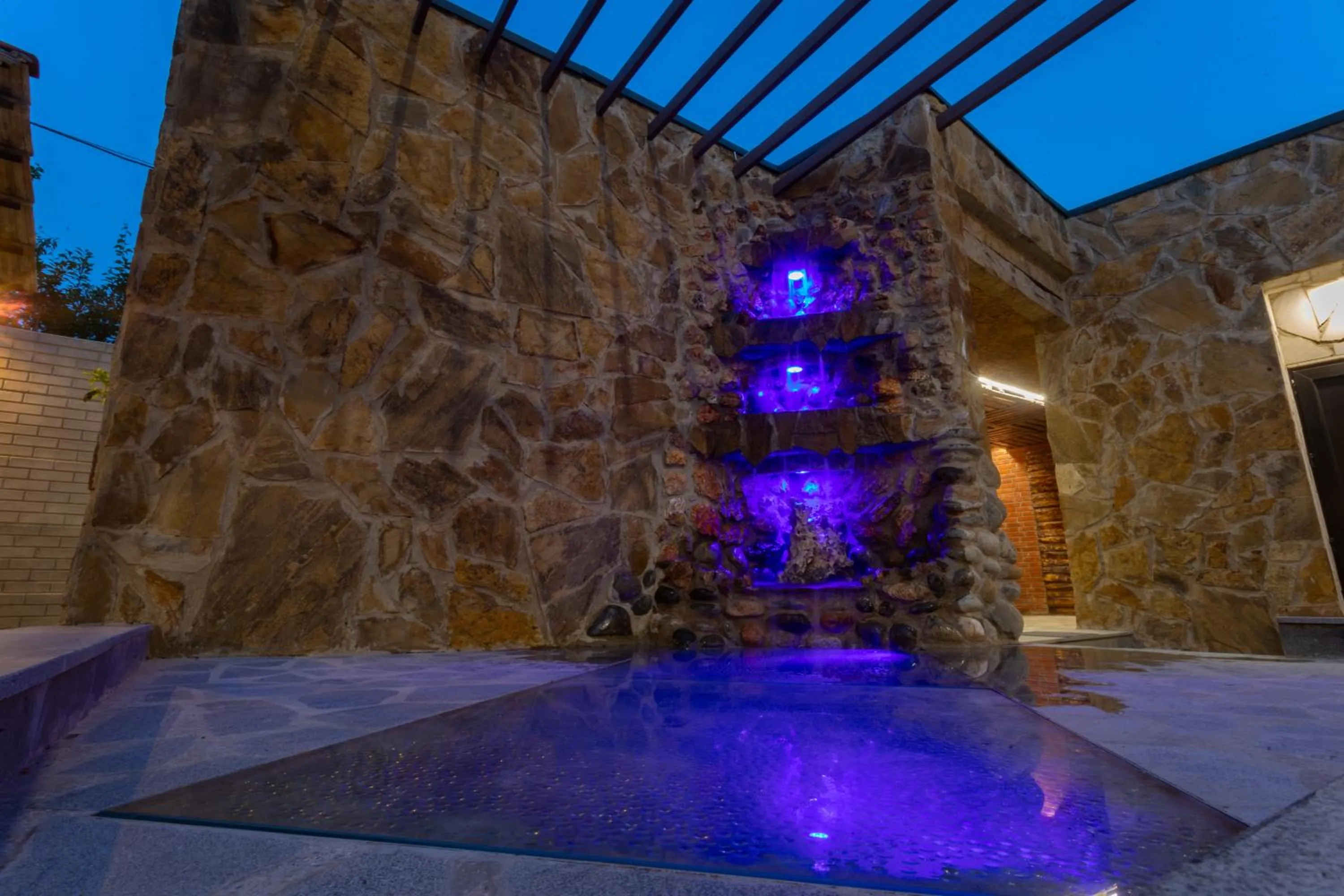 Property building in Hotel West Way