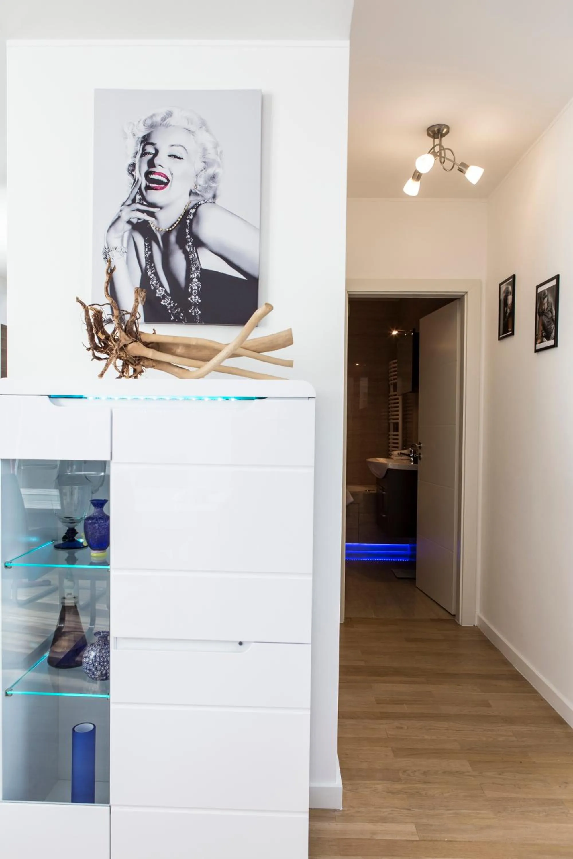 Decorative detail in The Queen Luxury Apartments - Villa Marilyn