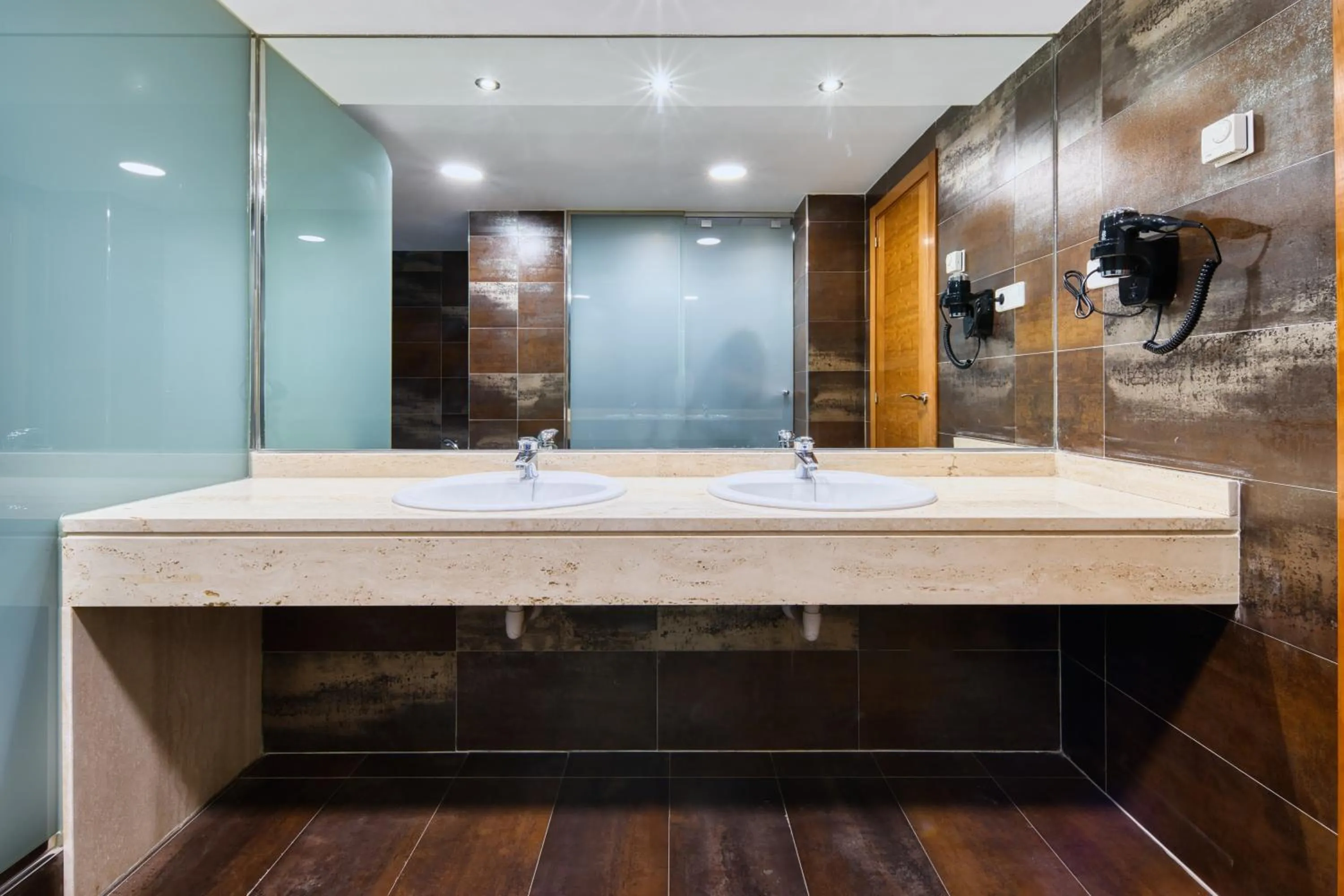 Bathroom in Checkin Madrid Móstoles