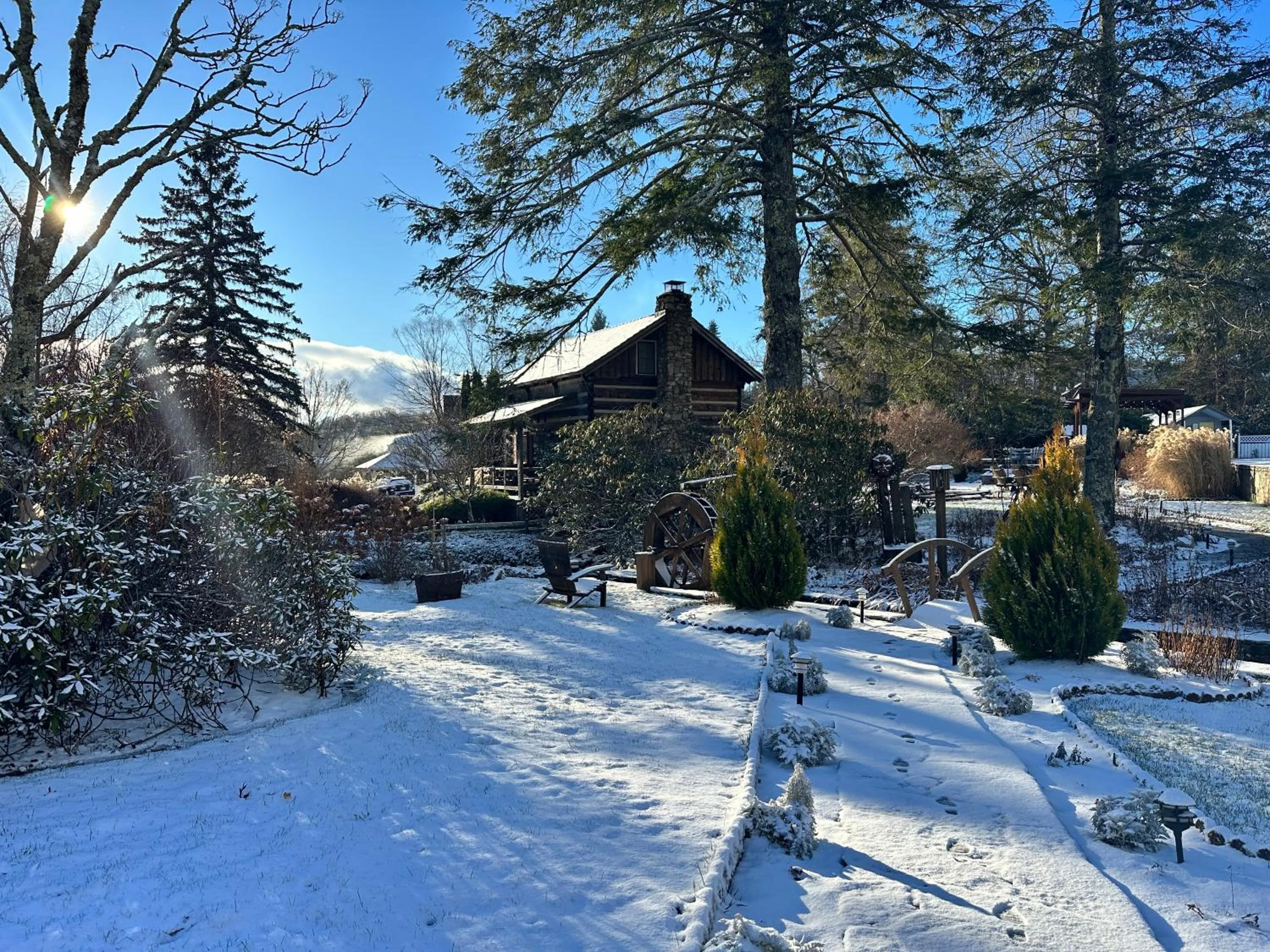 Property building in Azalea Garden Inn