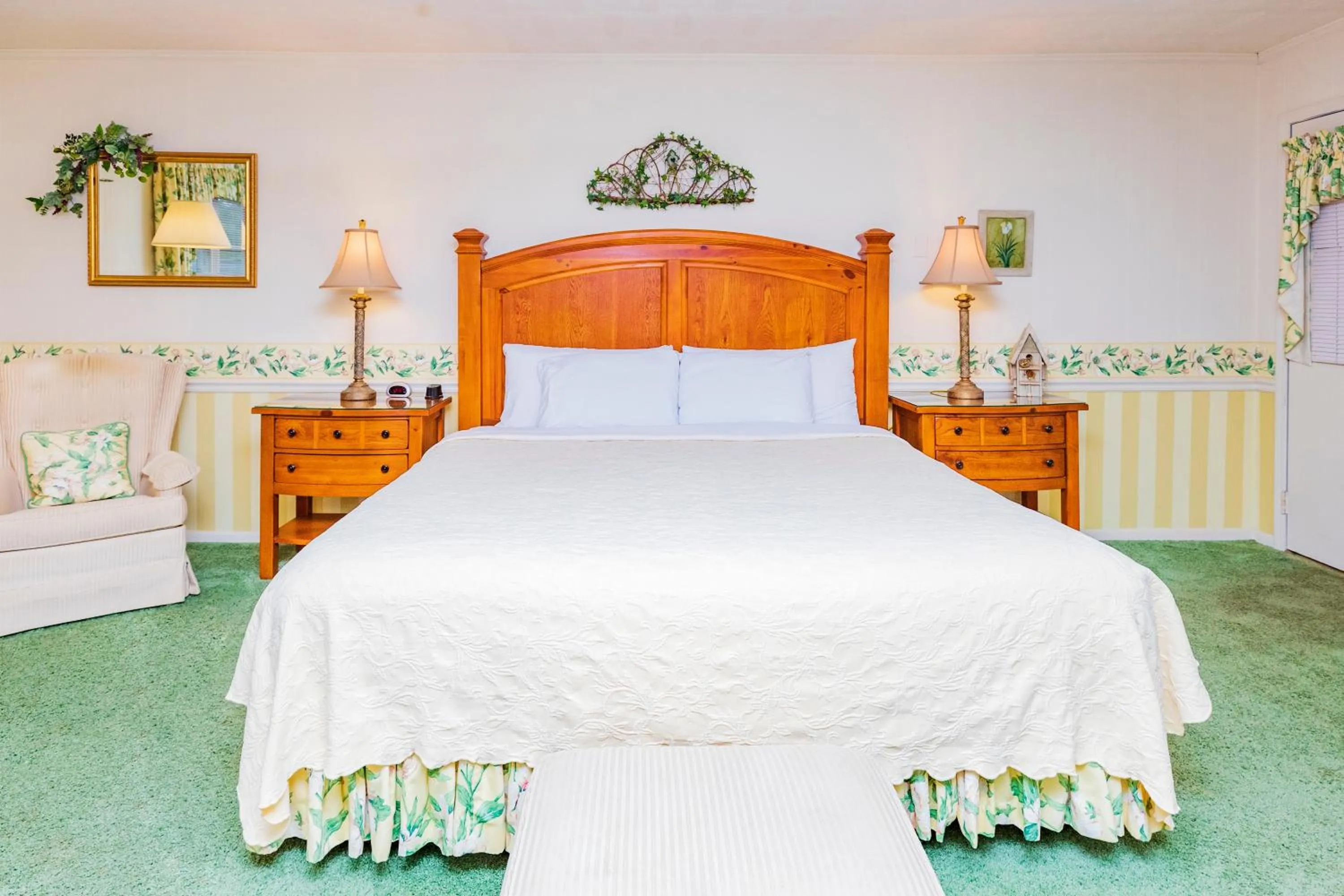 Bed in Azalea Garden Inn