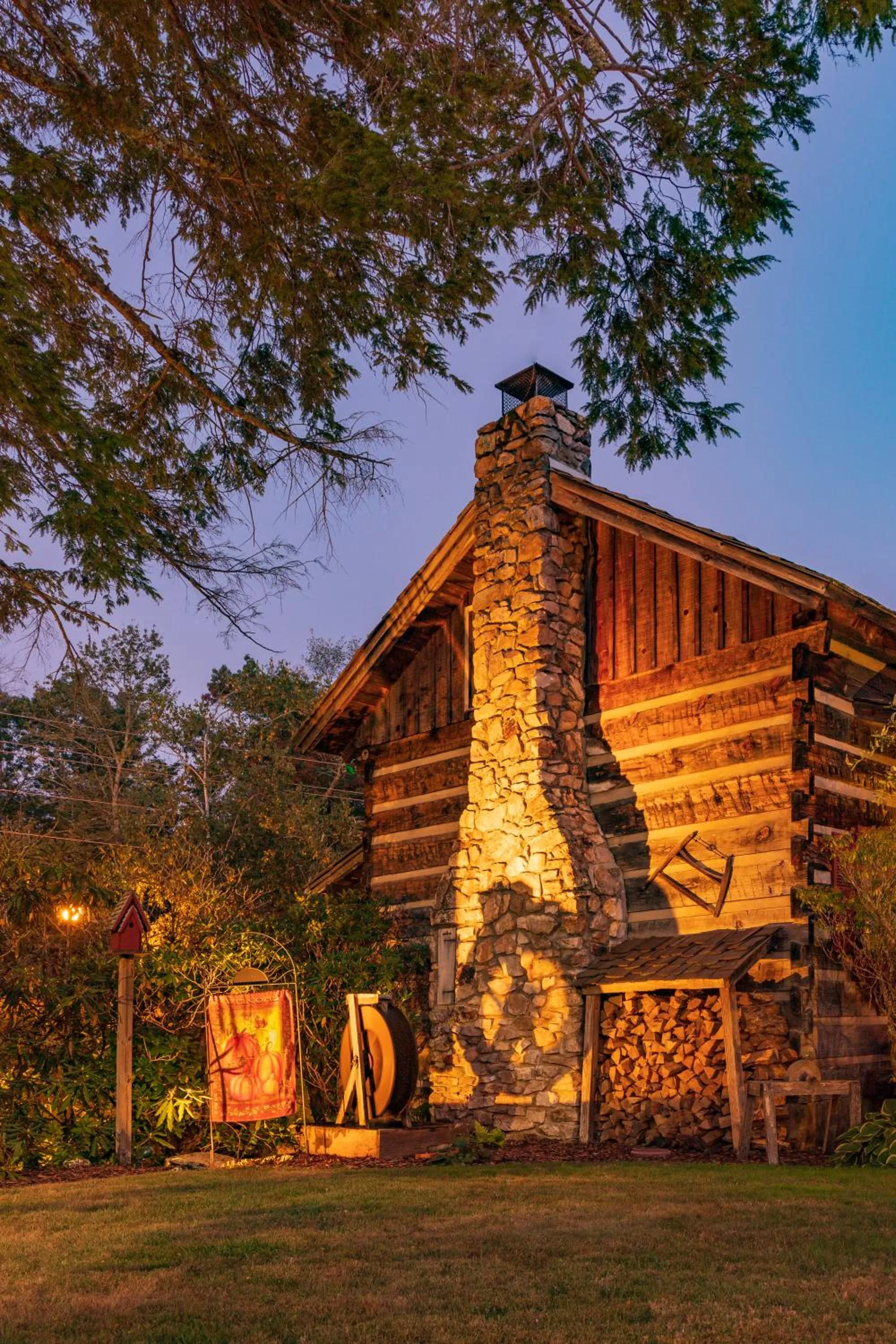 Property building in Azalea Garden Inn