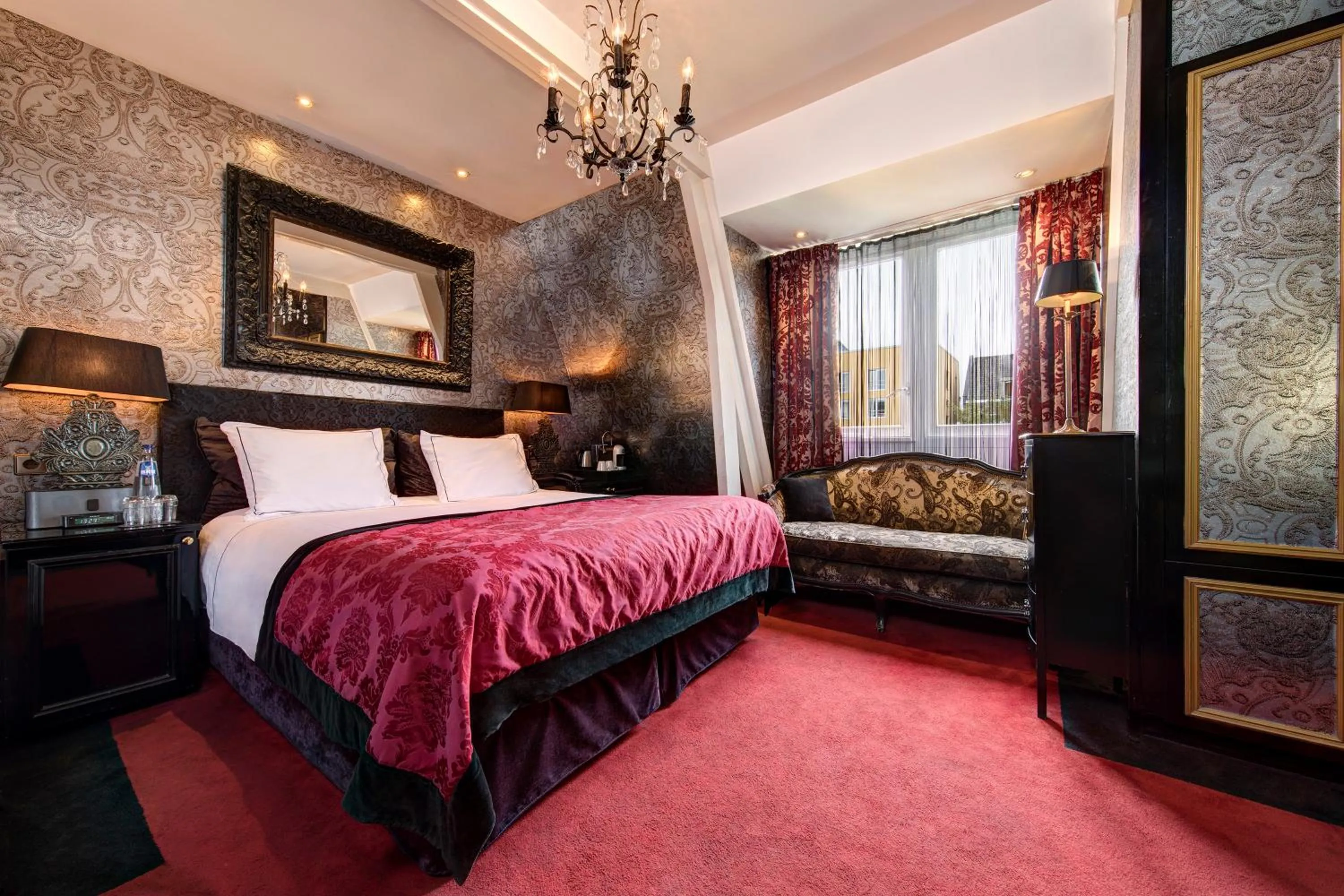 Bed in The Pavilions Amsterdam, The Toren