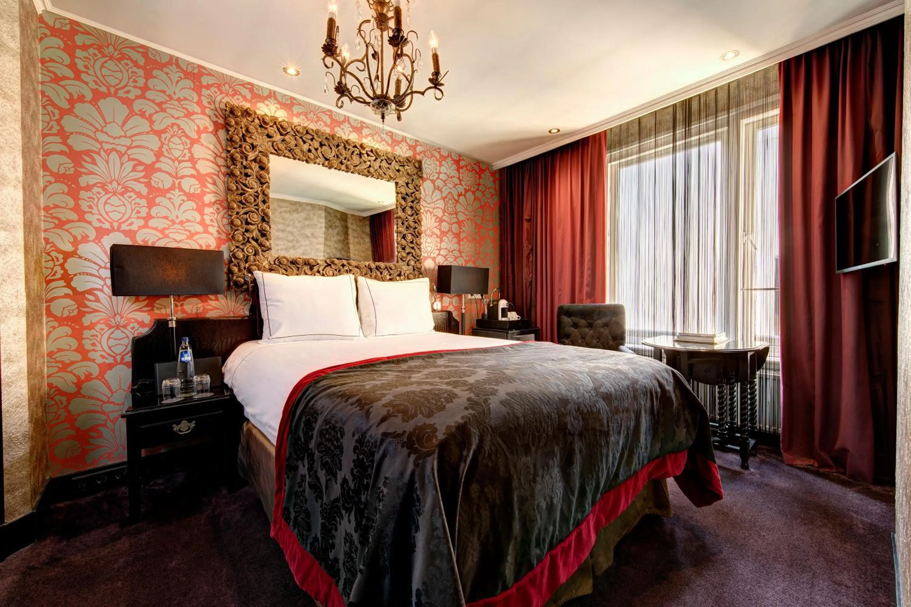 Bed in The Pavilions Amsterdam, The Toren