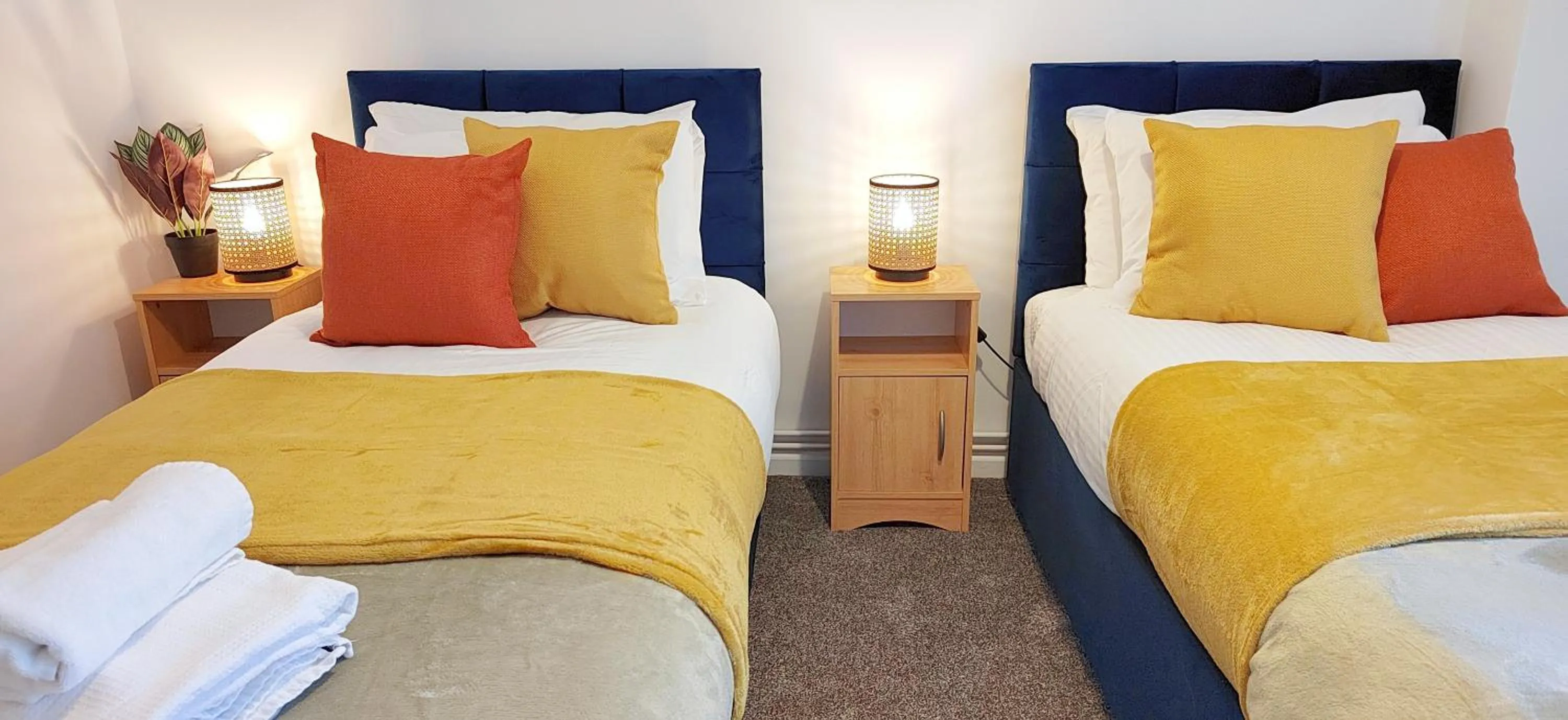 Bed in Modern 2 BR Apartment near Town