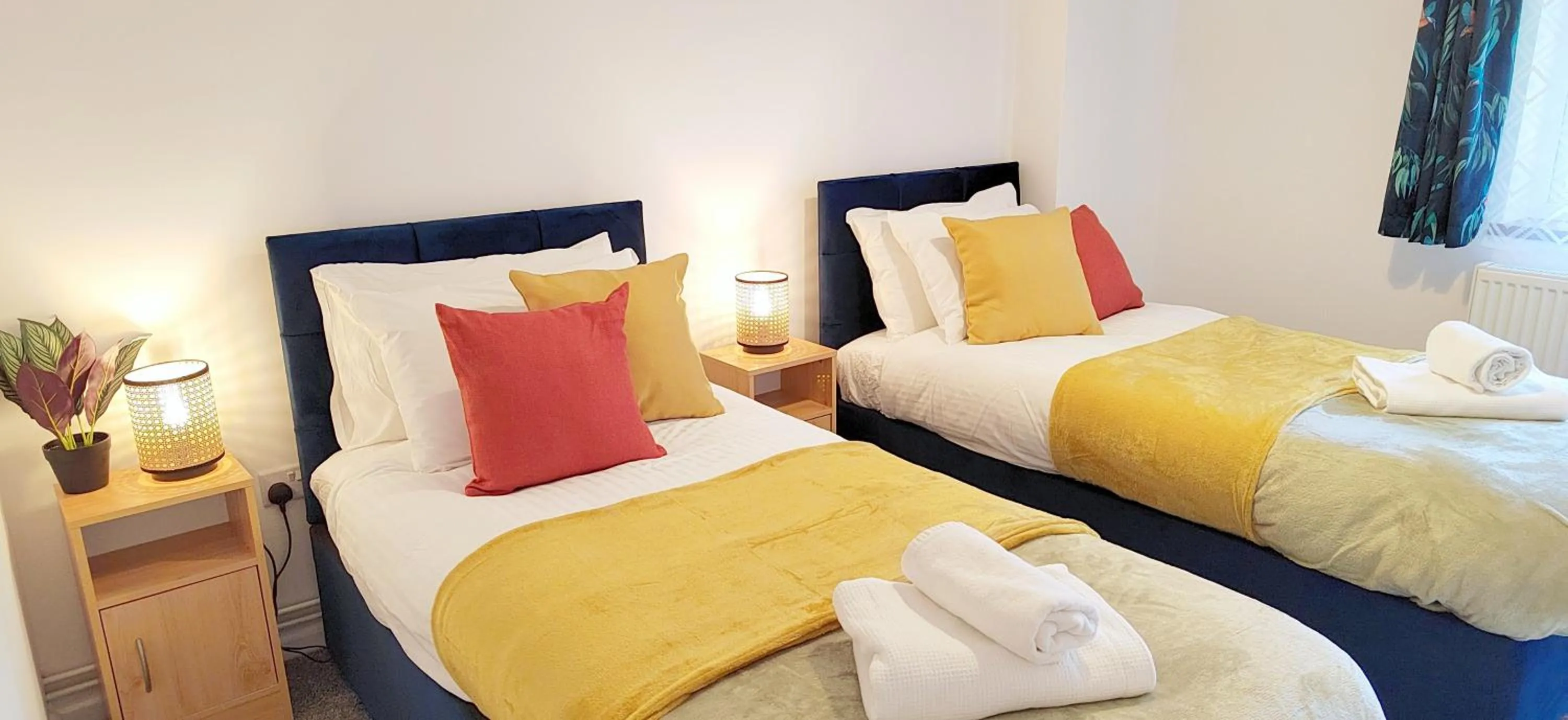 Bed in Modern 2 BR Apartment near Town