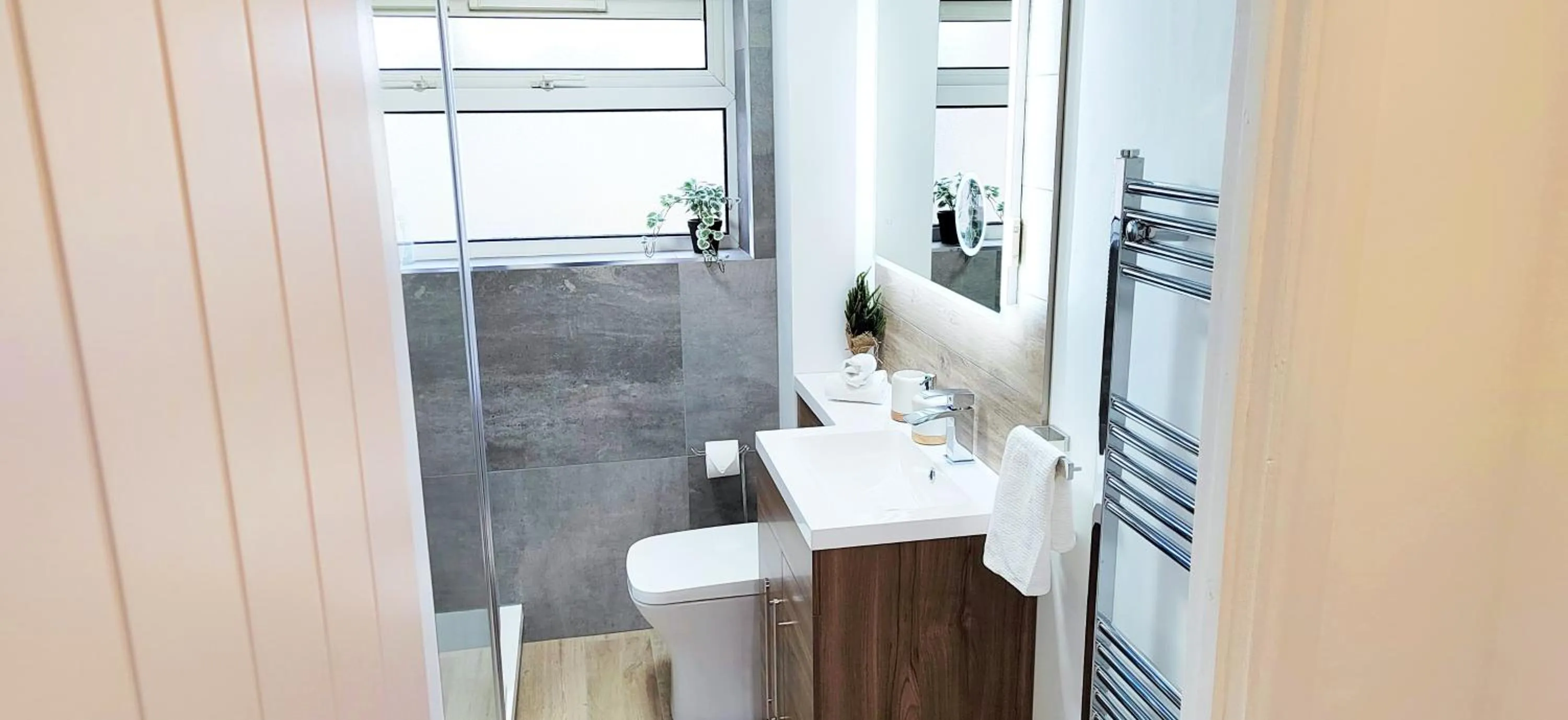 Shower in Modern 2 BR Apartment near Town