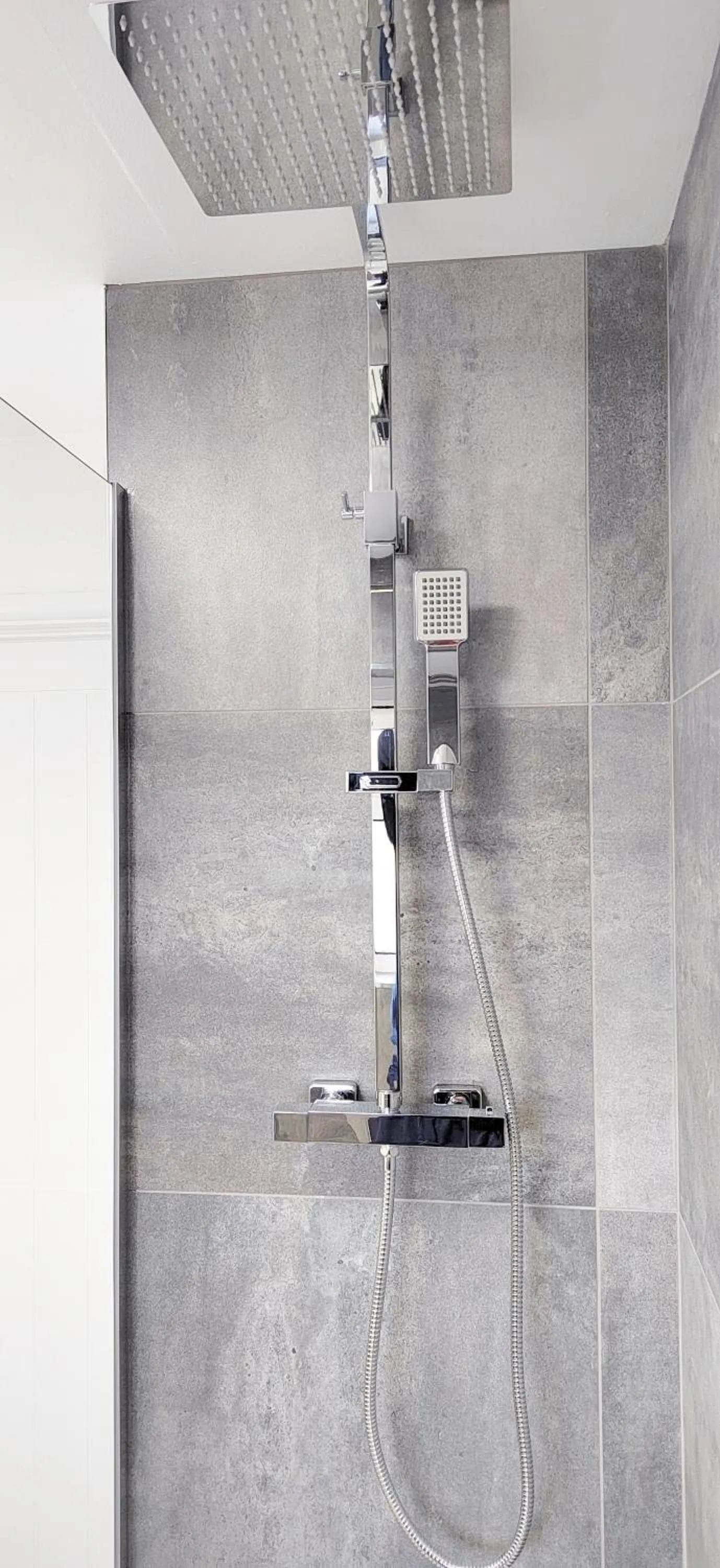 Shower in Modern 2 BR Apartment near Town