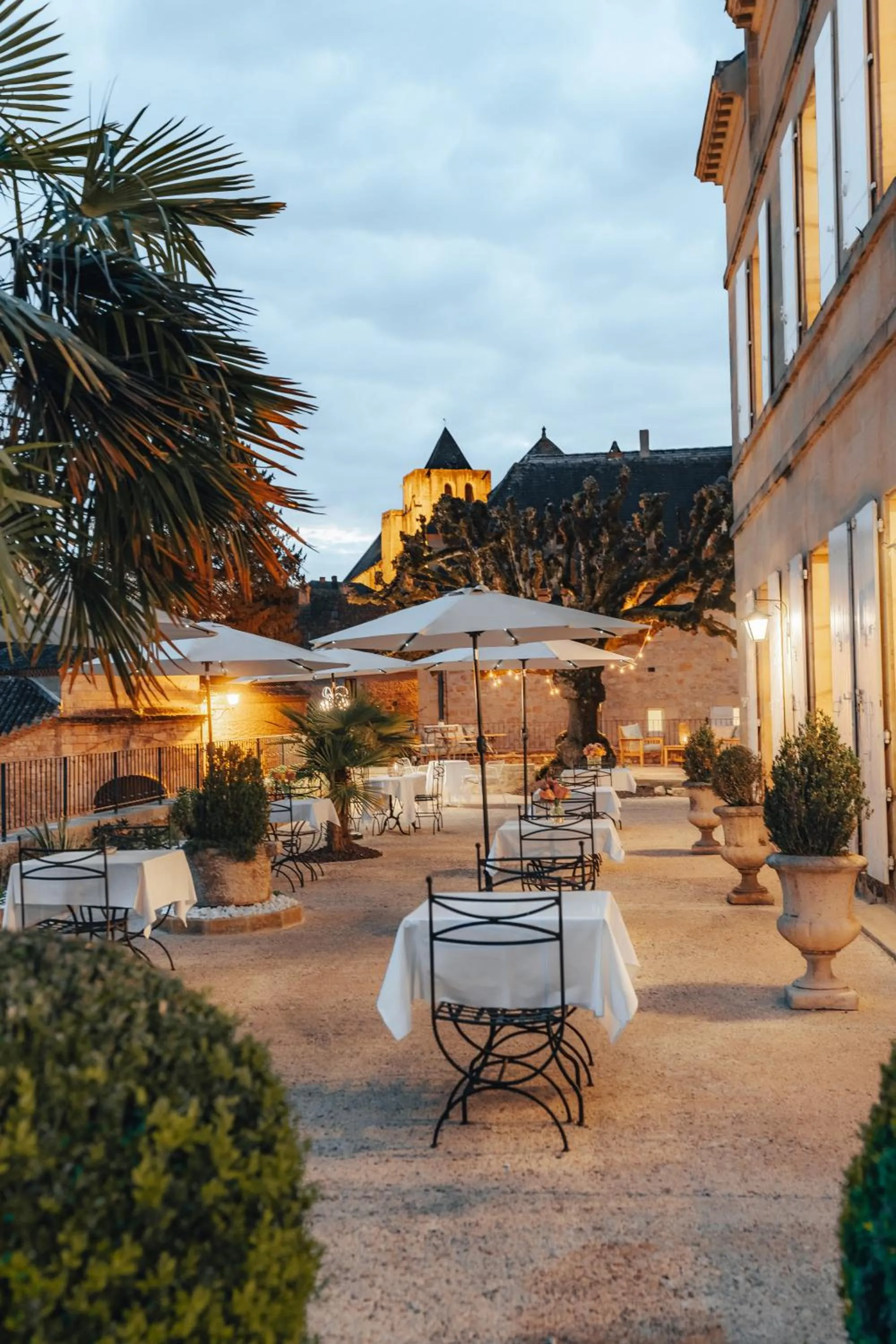Patio in Hôtel l'Abbaye