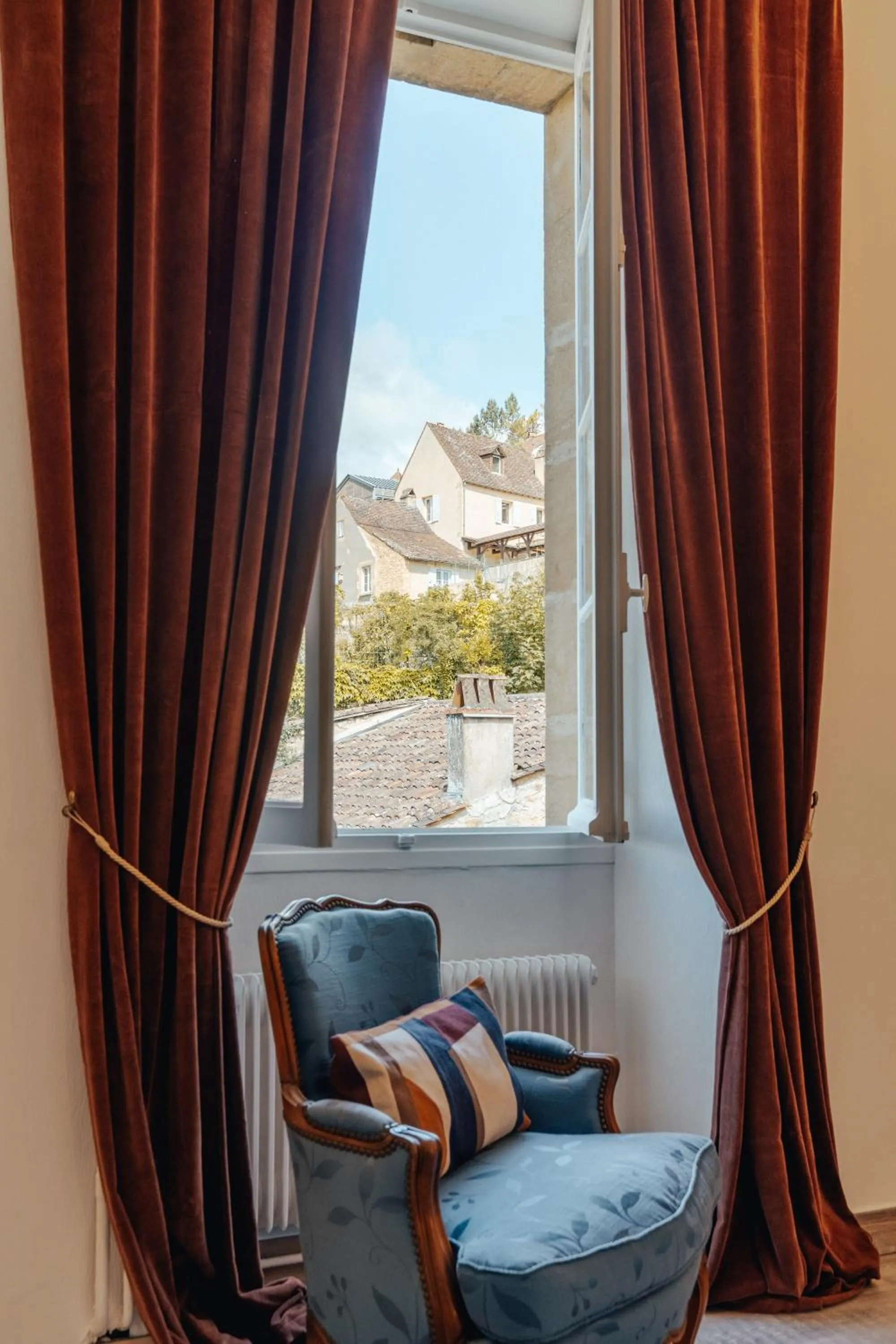 Garden view in Hôtel l'Abbaye