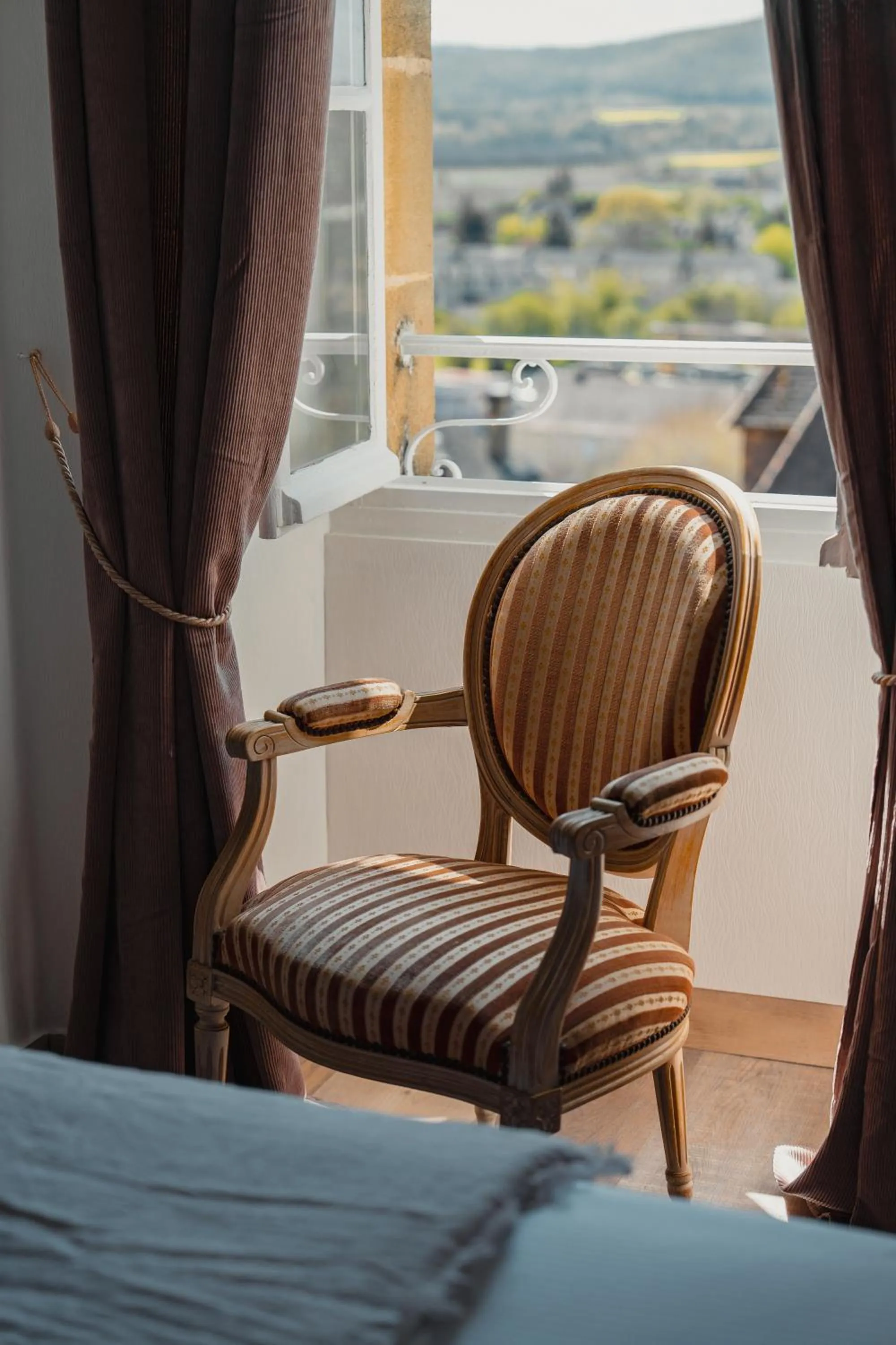 Bedroom in Hôtel l'Abbaye