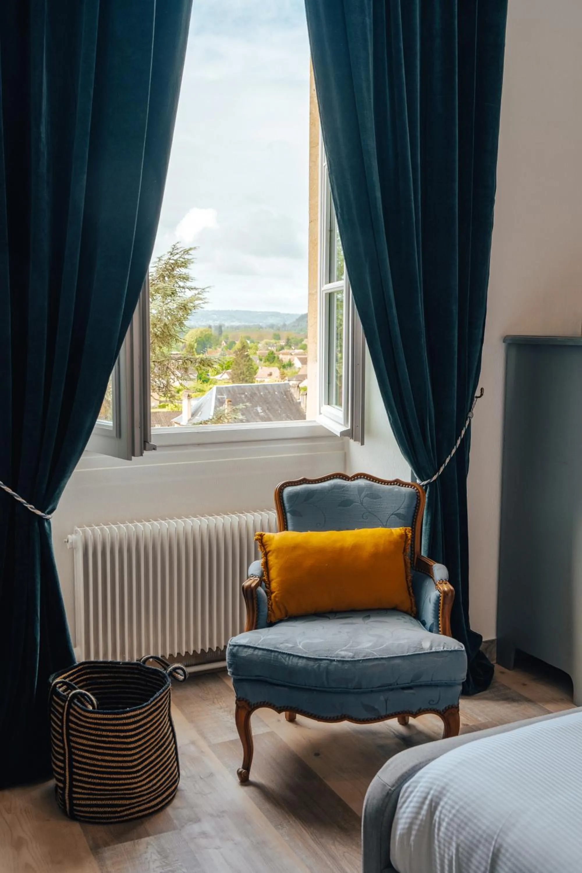 View (from property/room), Bed in Hôtel l'Abbaye