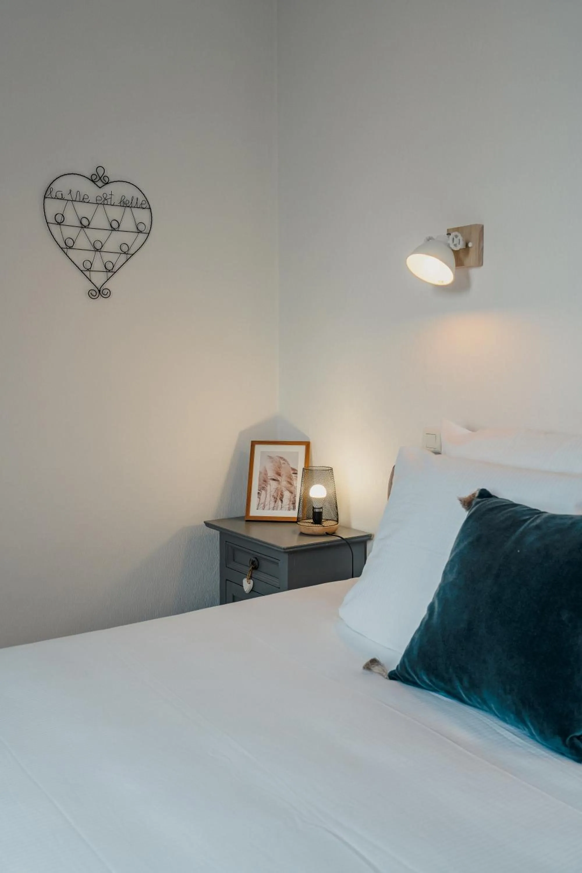 Bedroom, Bed in Hôtel l'Abbaye