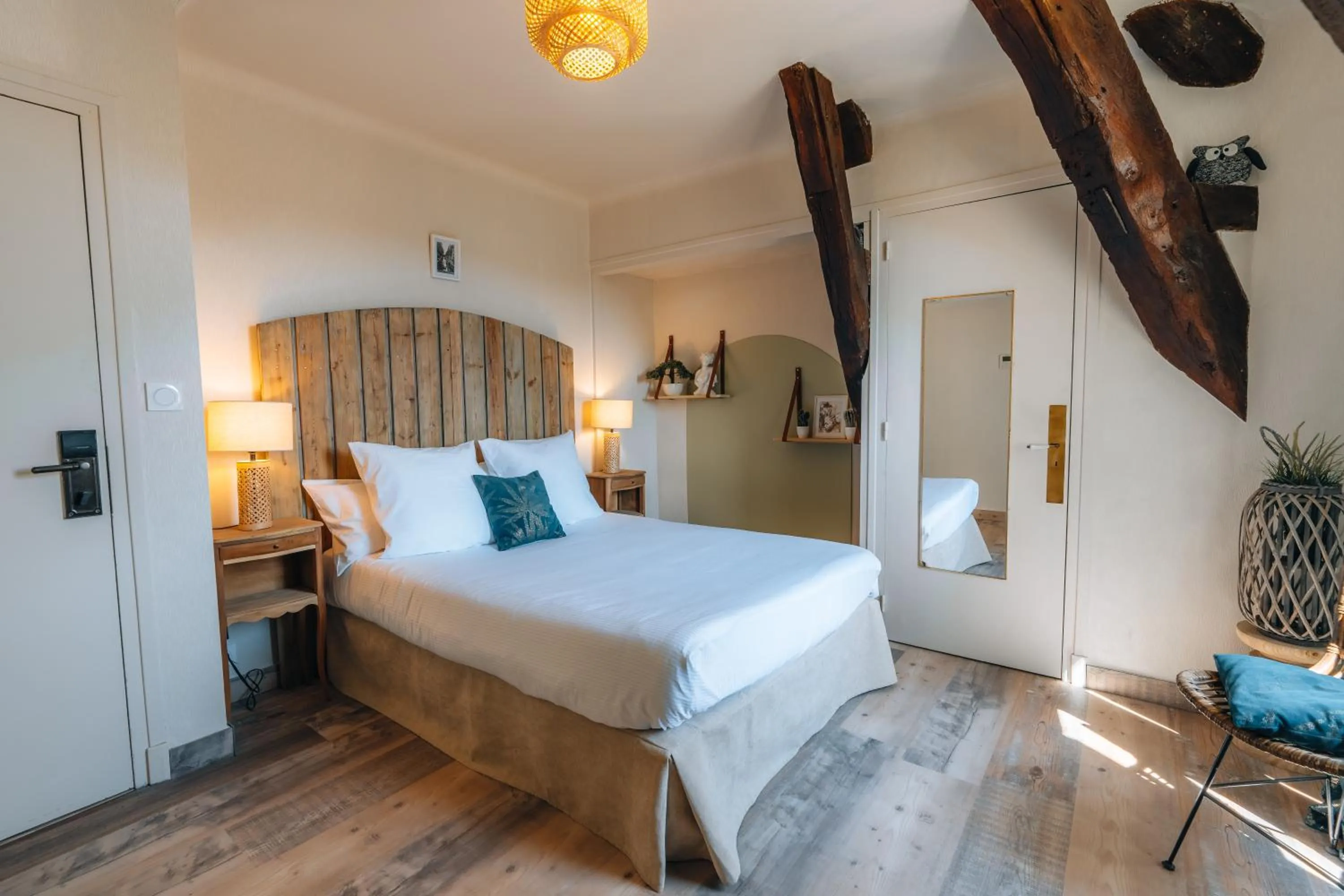 Bedroom, Bed in Hôtel l'Abbaye