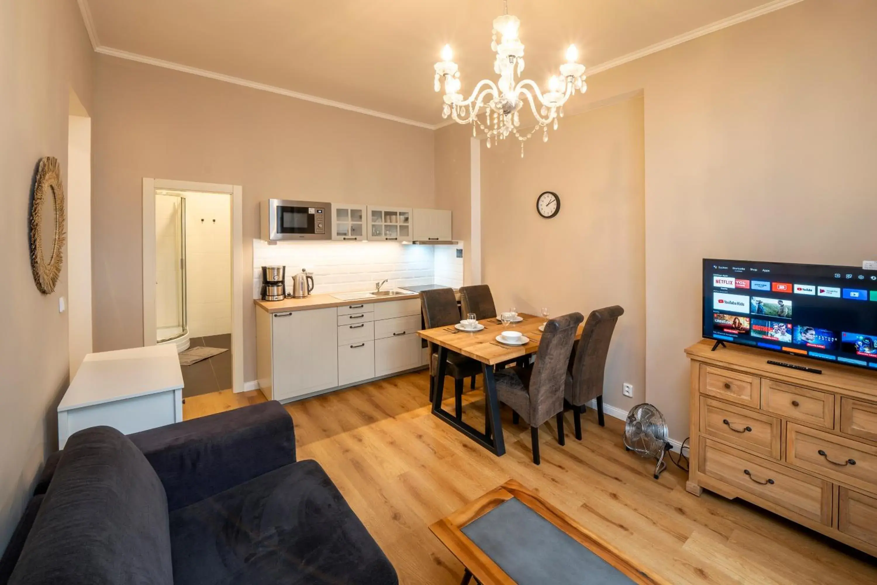 One-Bedroom Apartment in Apart Hotel Zborovska One-Bedroom Apartment in Apart Hotel Zborovska