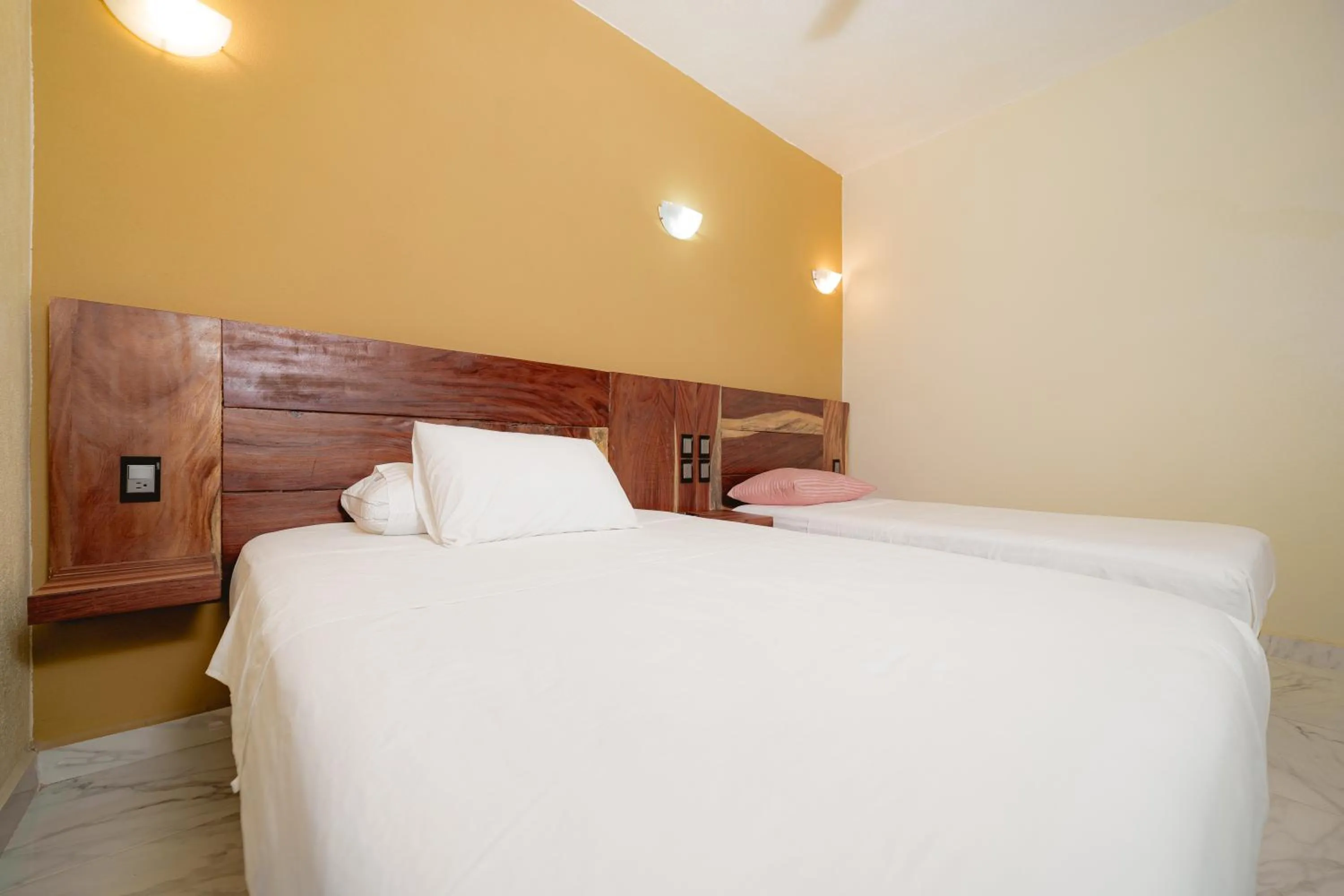Bed in Guitarra Inn