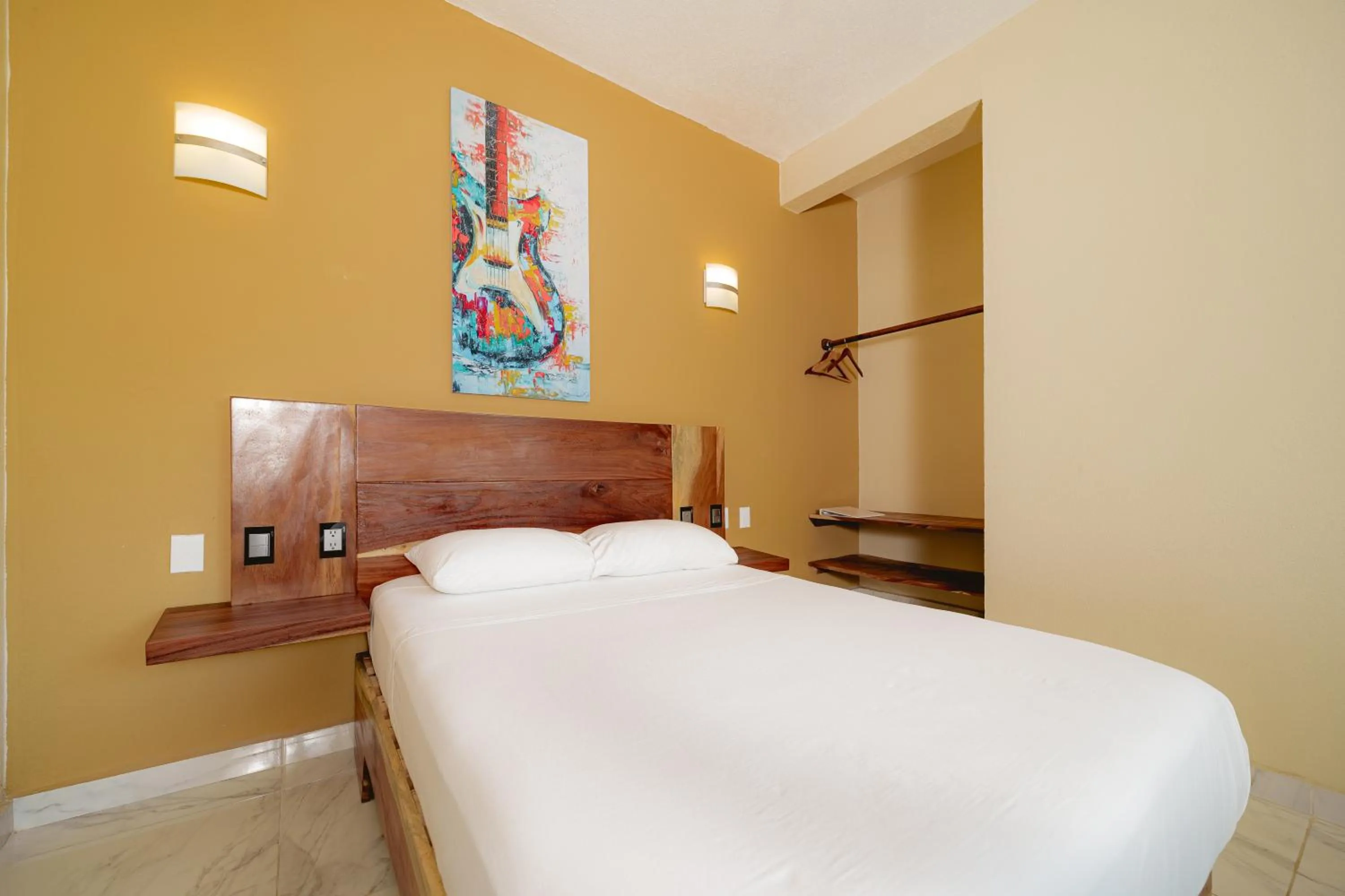 Bed in Guitarra Inn