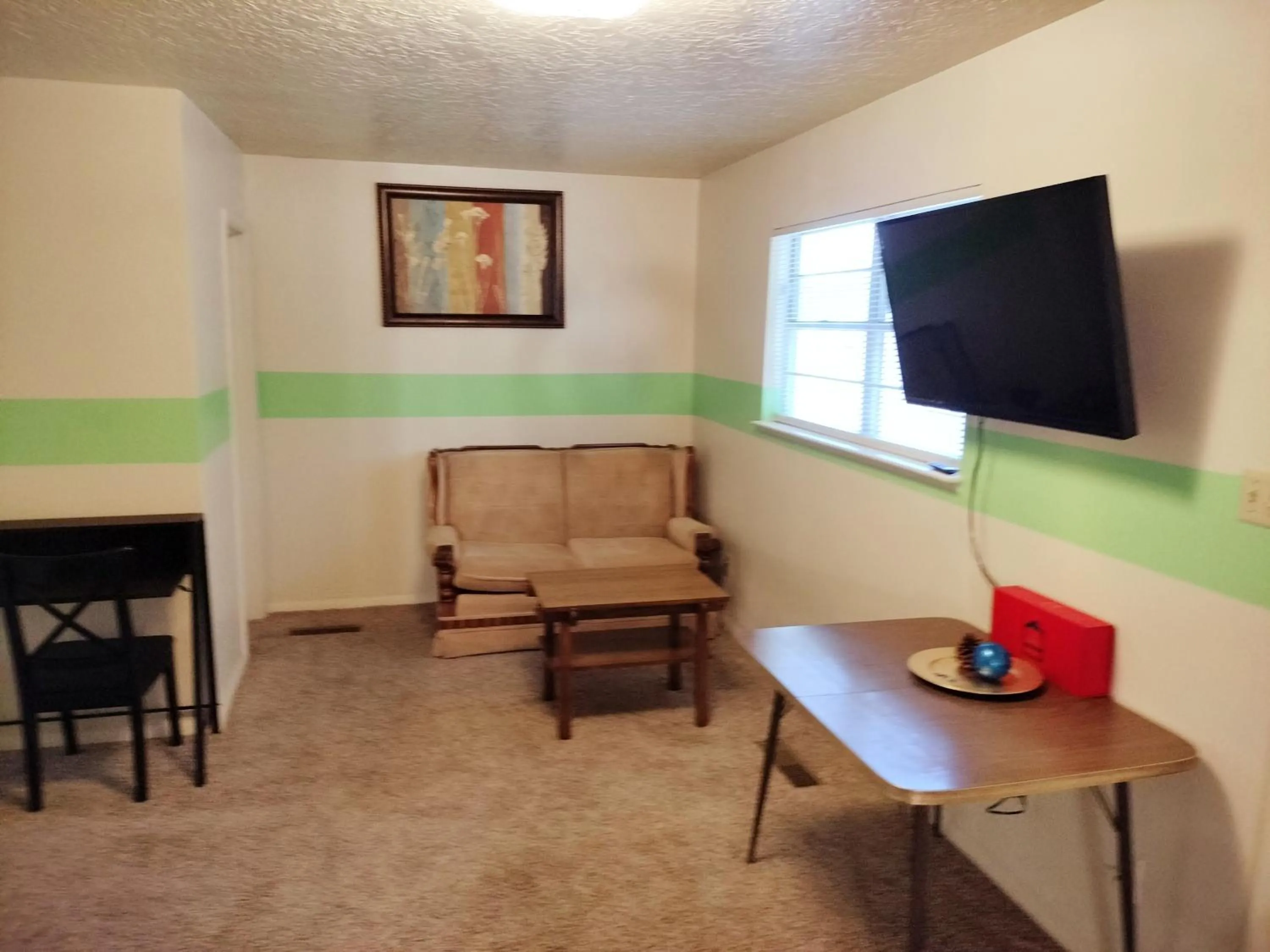 Golden Sunflower's Apt E