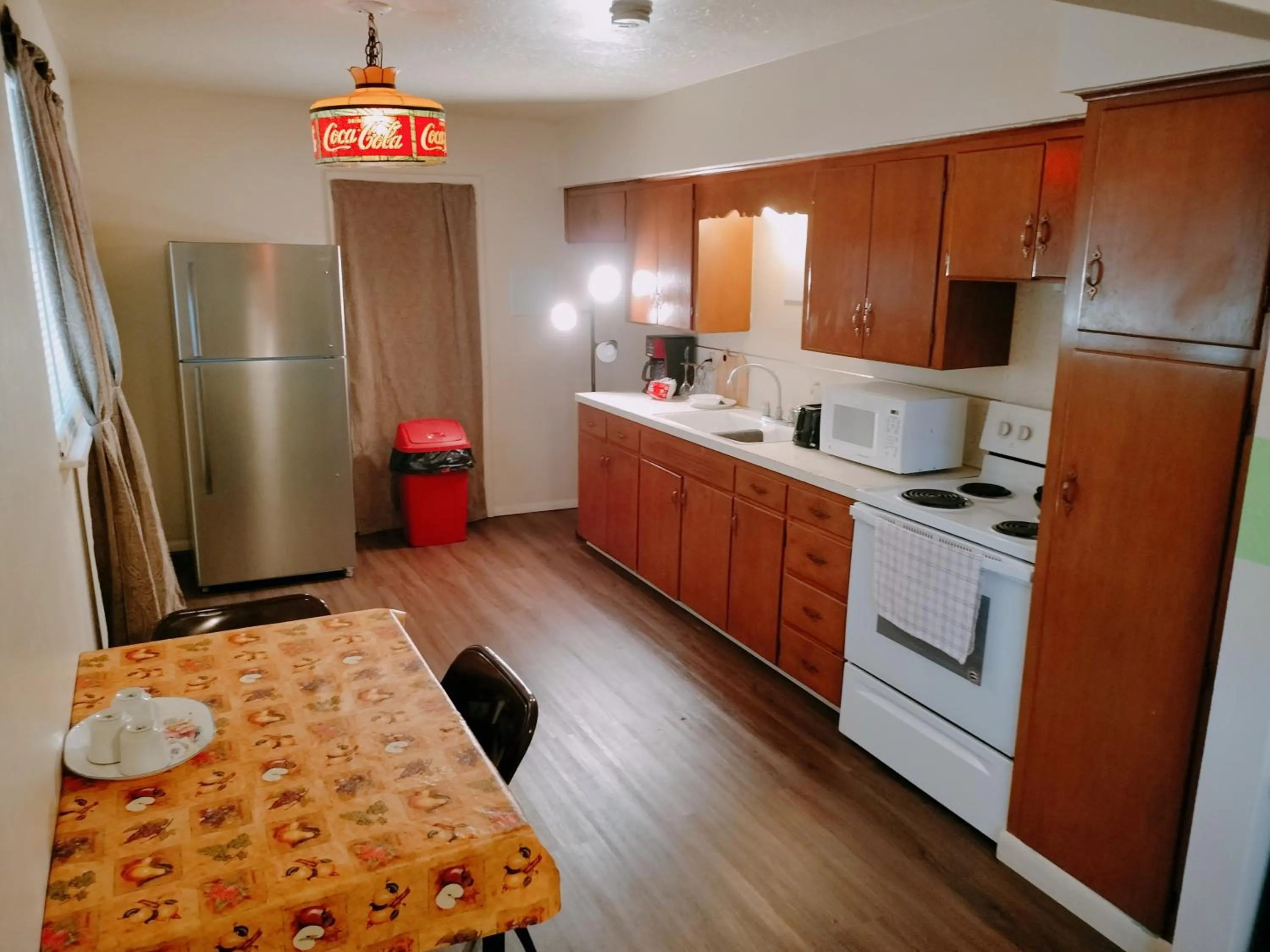 Golden Sunflower's Apt E