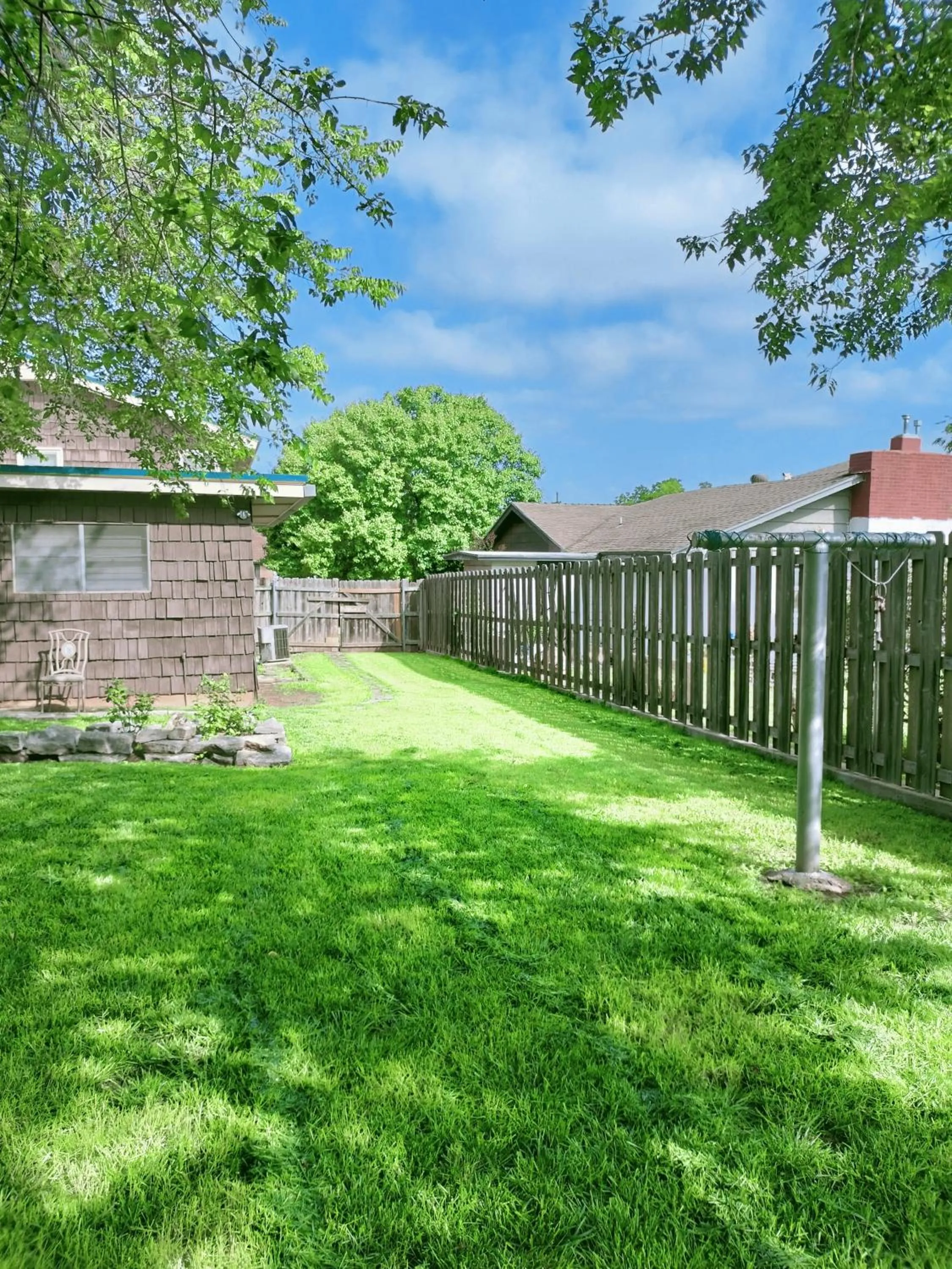 Golden Sunflower's Apt E