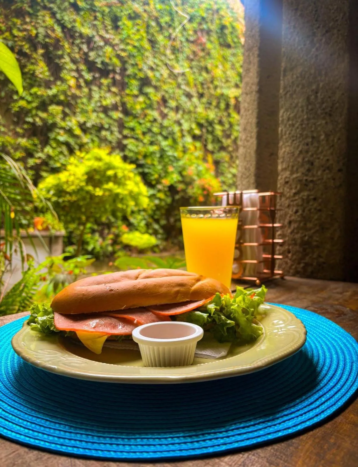 Restaurant/places to eat in Ciudad Vieja Bed & Breakfast Hotel Casa del Turista