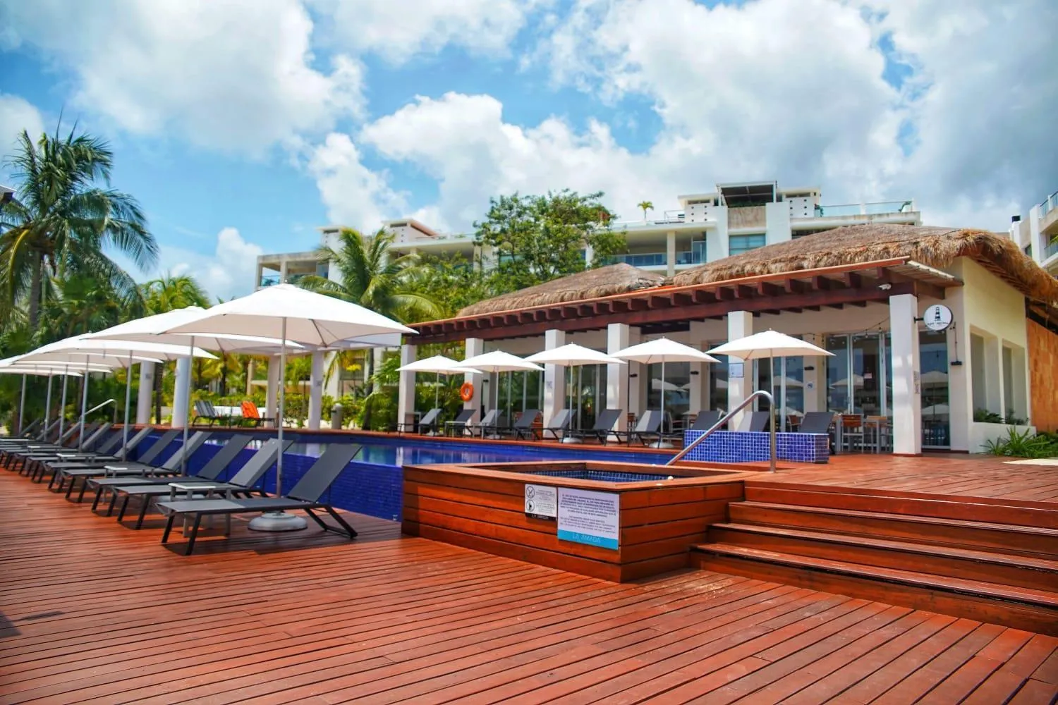 Restaurant/places to eat in Departamento exclusivo con playa privada - La Amada, Cancun