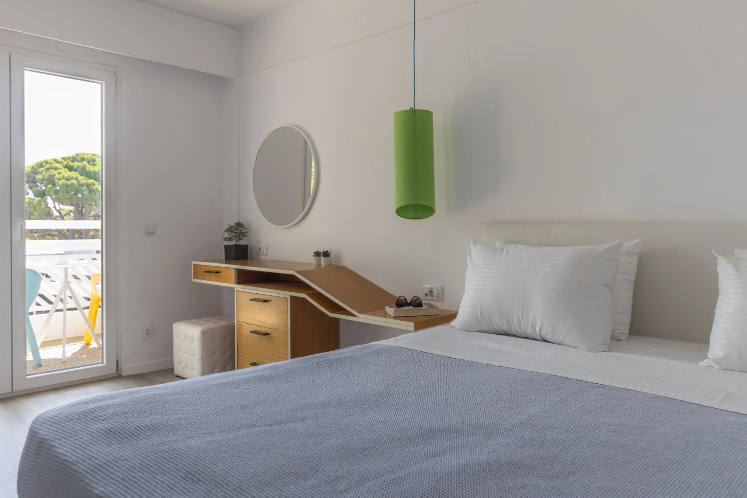 Bed in Marathon Beach Resort