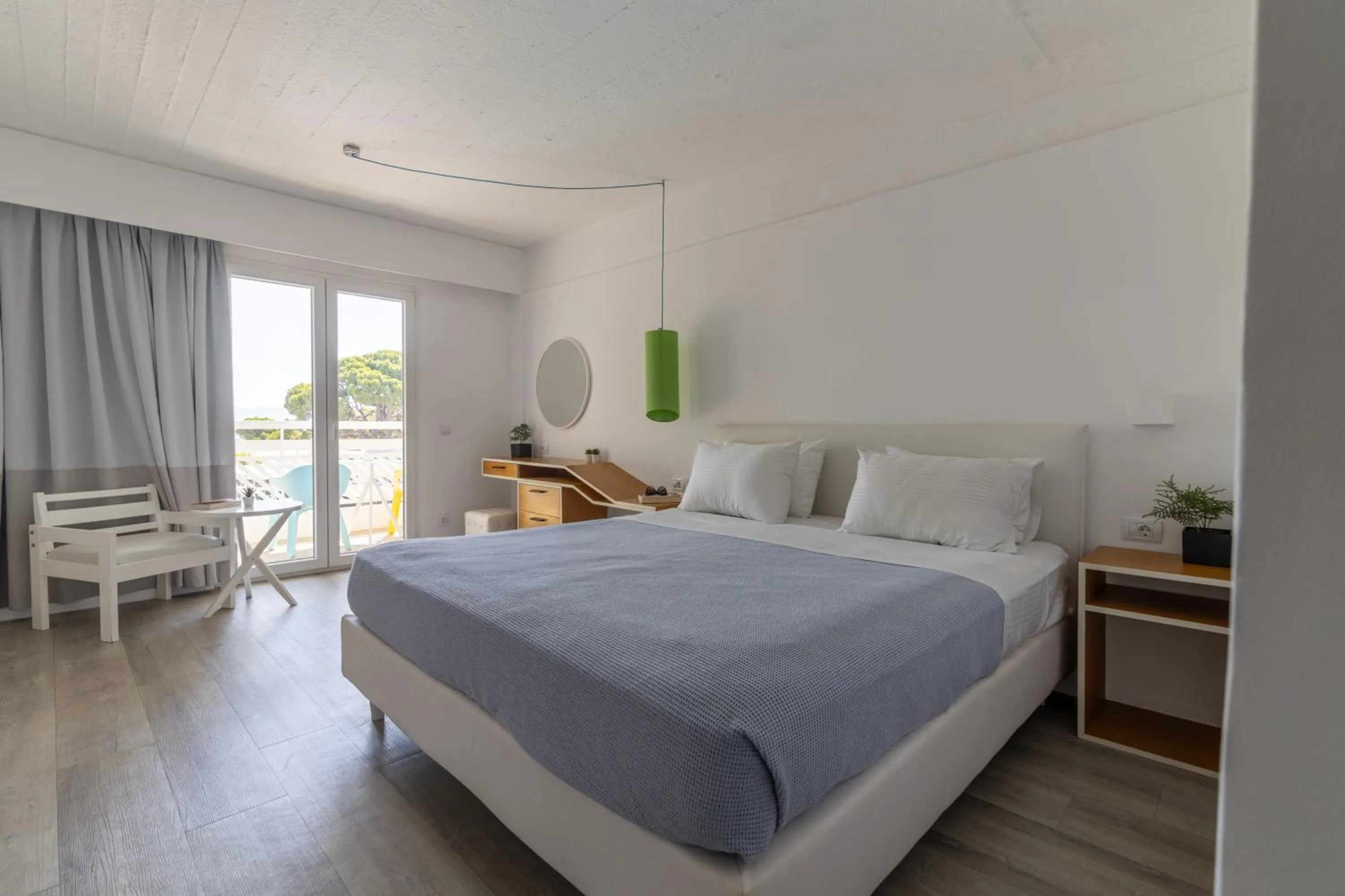 Bed in Marathon Beach Resort